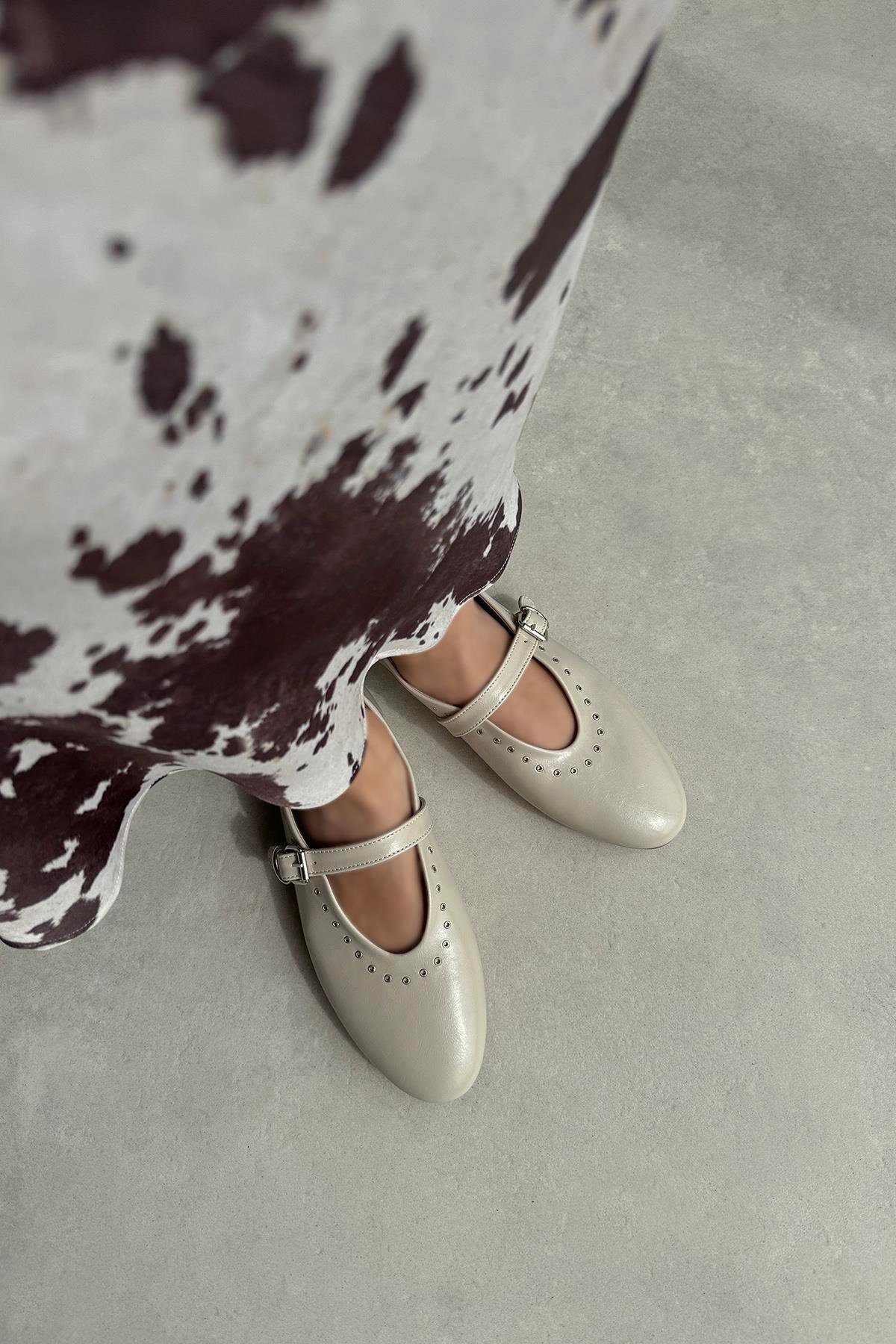 Abner  Kadın Drop Detay Kırışık Deri Babet Bej