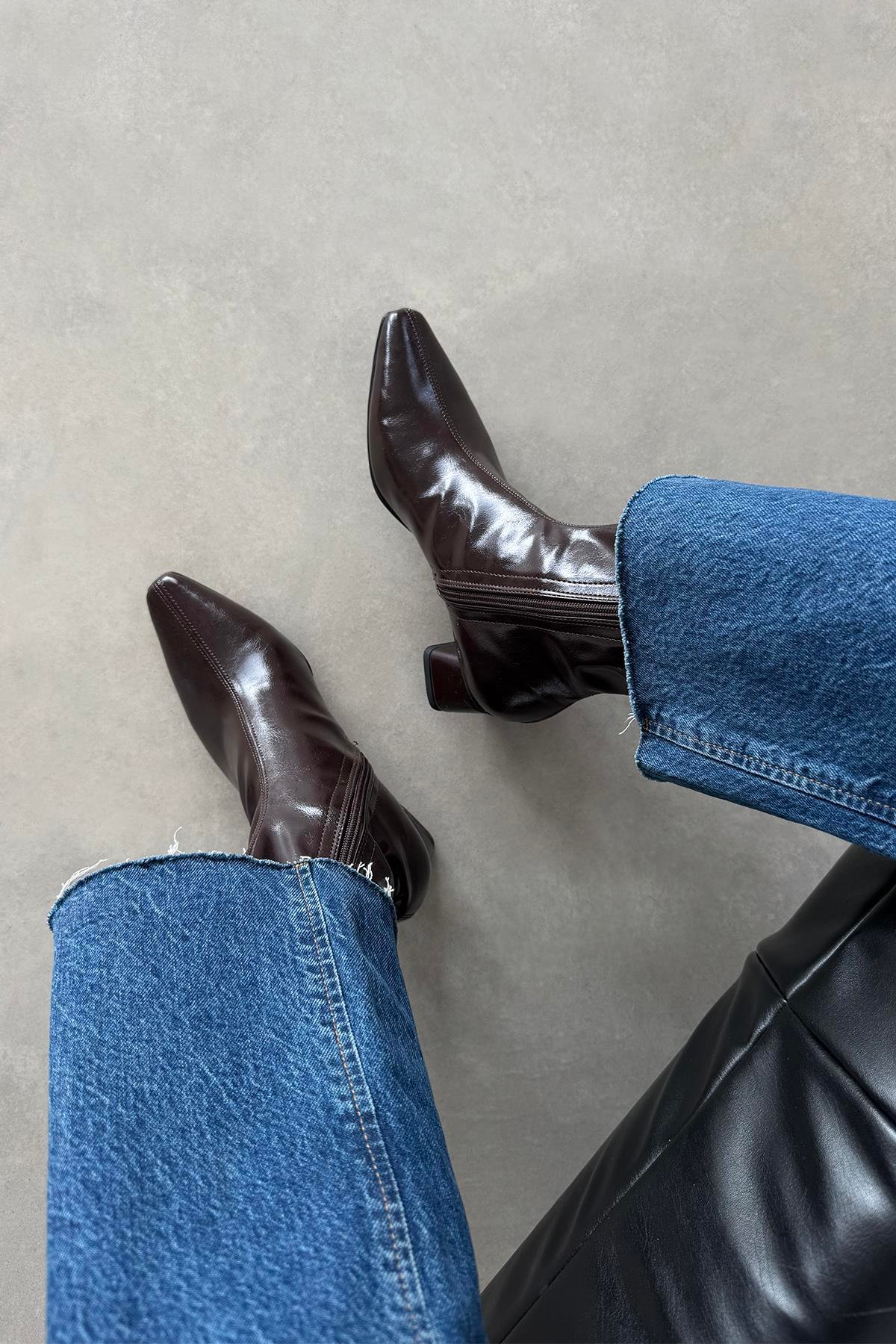 Amor Kadın Küt Kalıp Kırışık Deri Bot Kahve