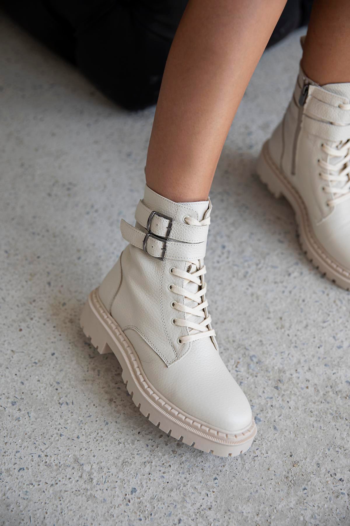 Ares  Kadın Kemer Detay Hakiki  Deri  Postal  Bot Bej