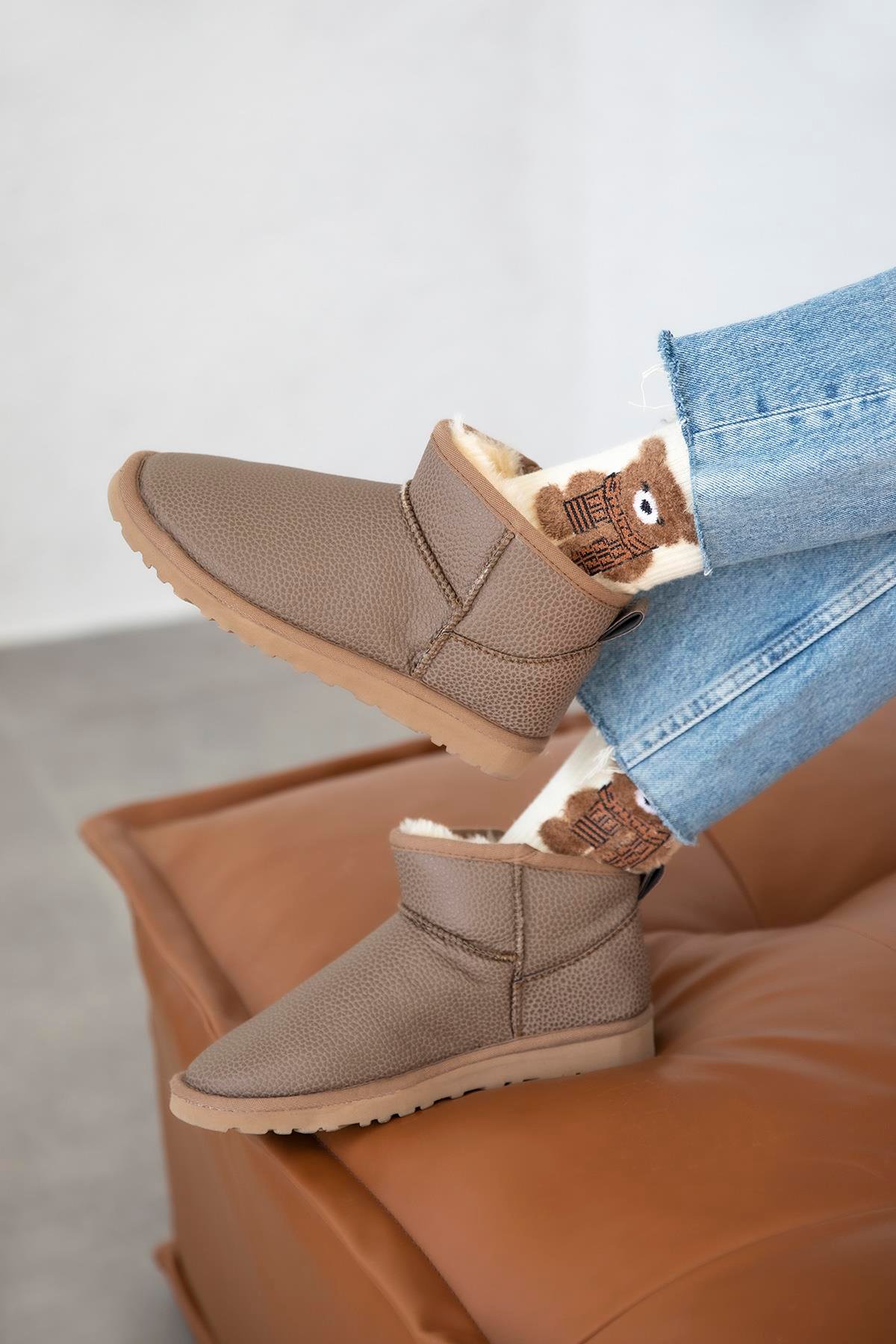 Asia Kadın  İçi Tüylü Kalın Taban  Deri  Yarım  Bot Vizon