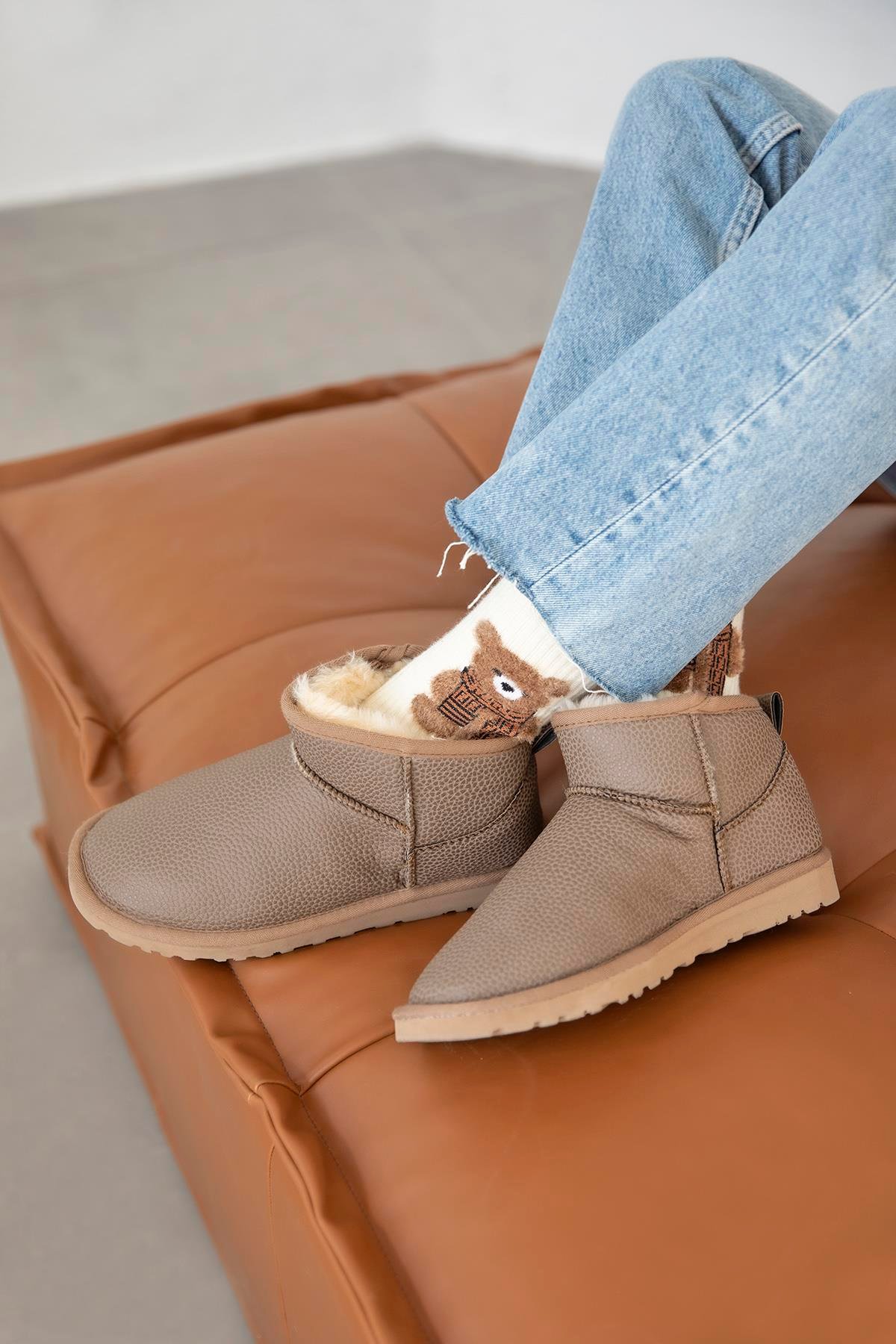 Asia Kadın  İçi Tüylü Kalın Taban  Deri  Yarım  Bot Vizon