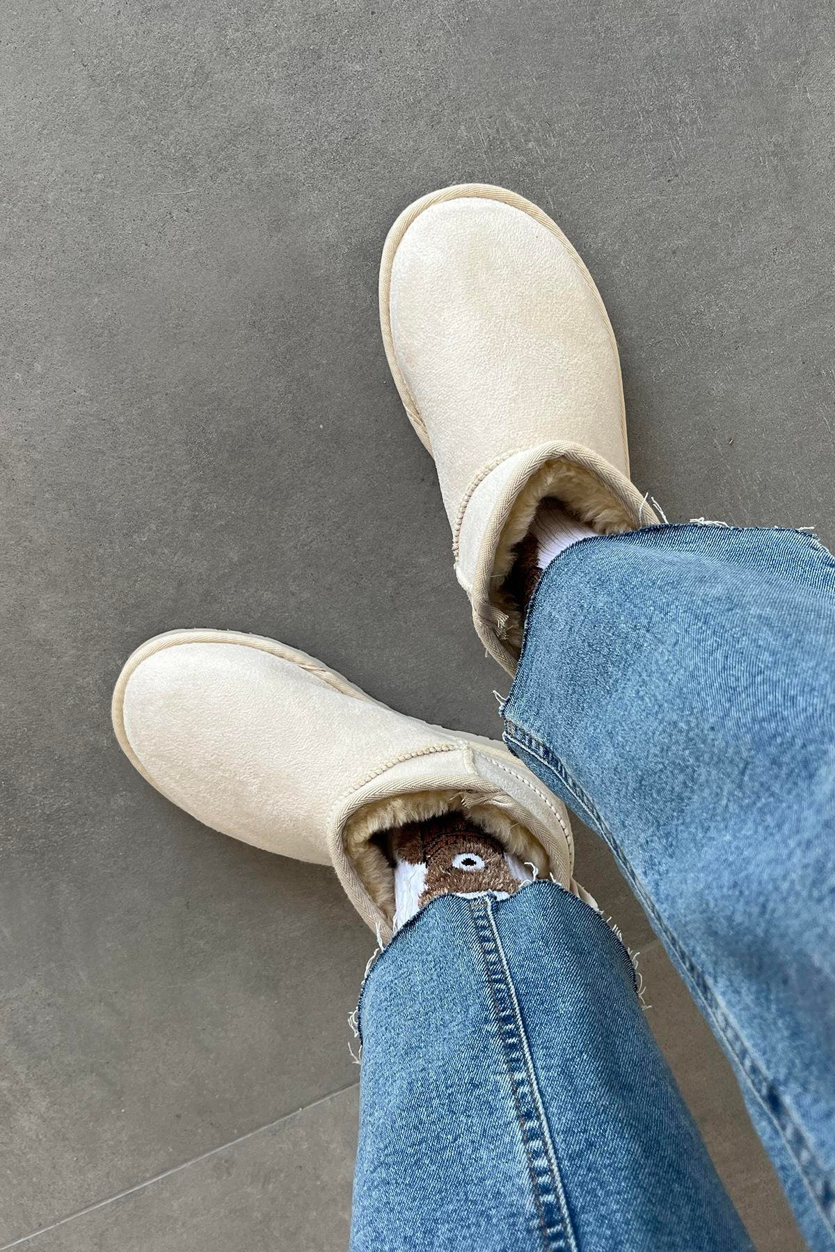 Asia Kadın  İçi Tüylü Kalın Taban  Süet Yarım  Bot Bej