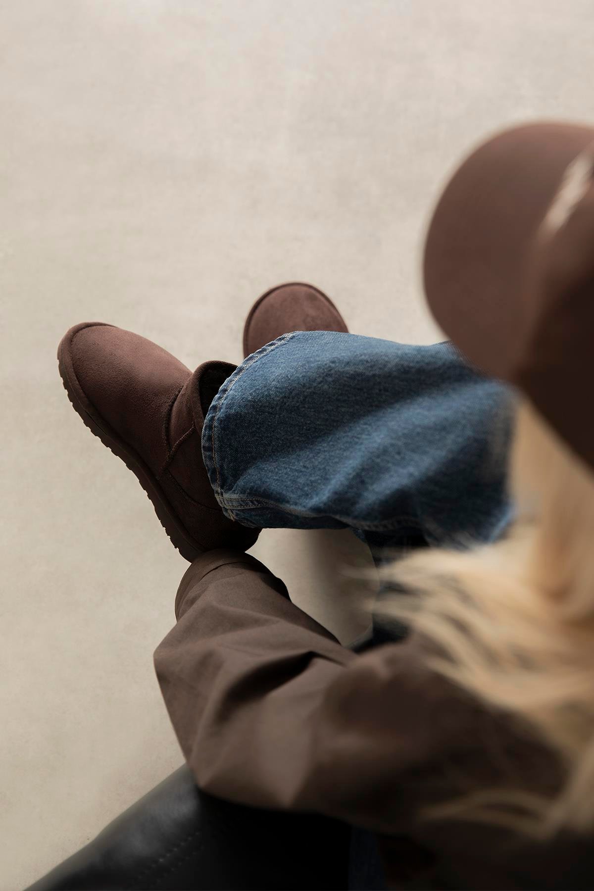 Asia Kadın  İçi Tüylü Kalın Taban  Süet Yarım  Bot Kahve