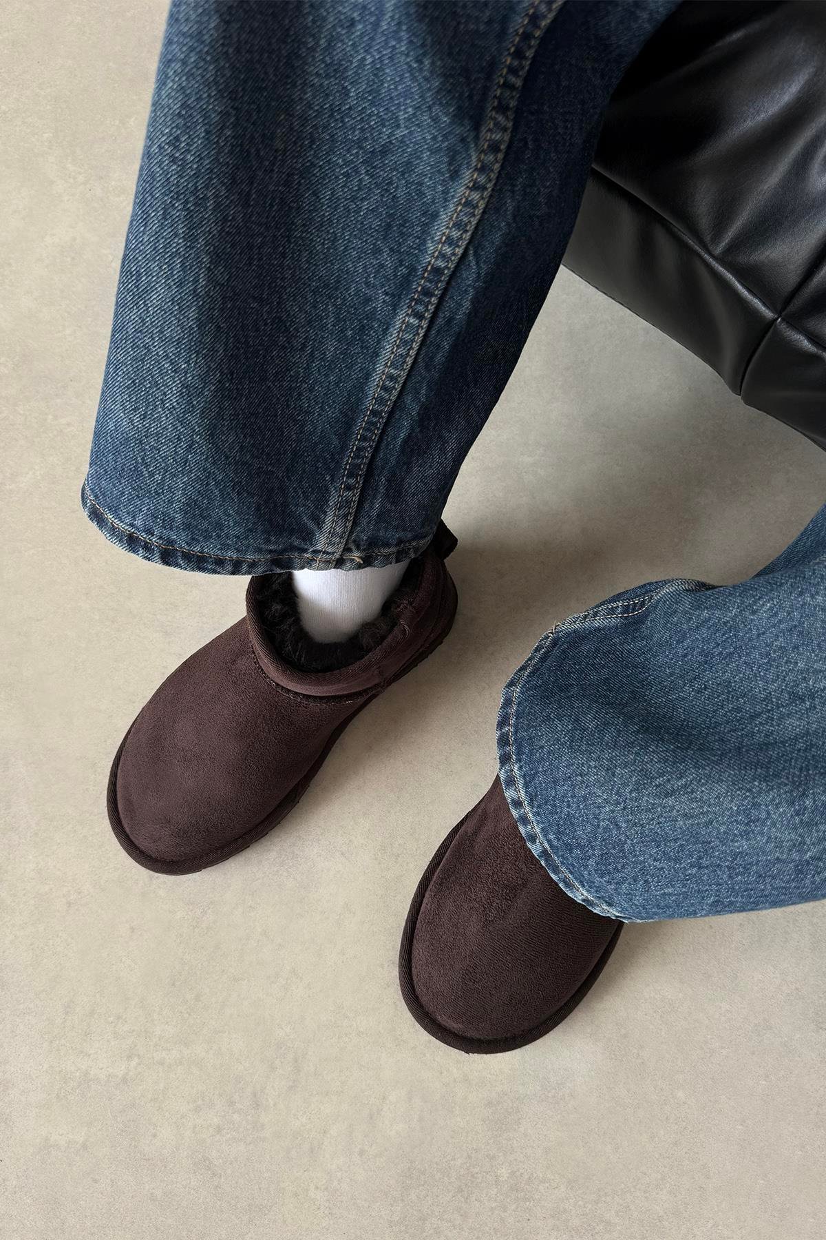 Asia Kadın  İçi Tüylü Kalın Taban  Süet Yarım  Bot Kahve