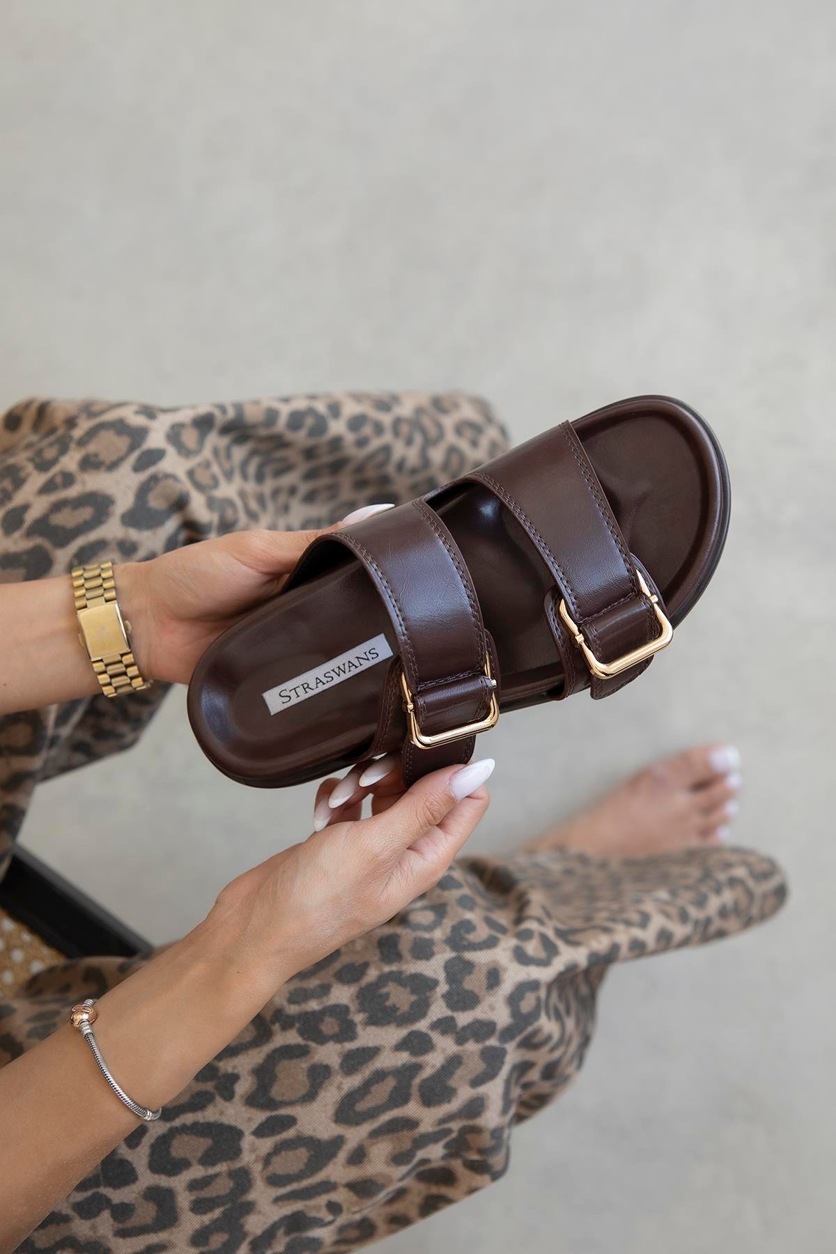 Axel Kadın Toka Detay Günlük Konfor Deri Terlik Kahve