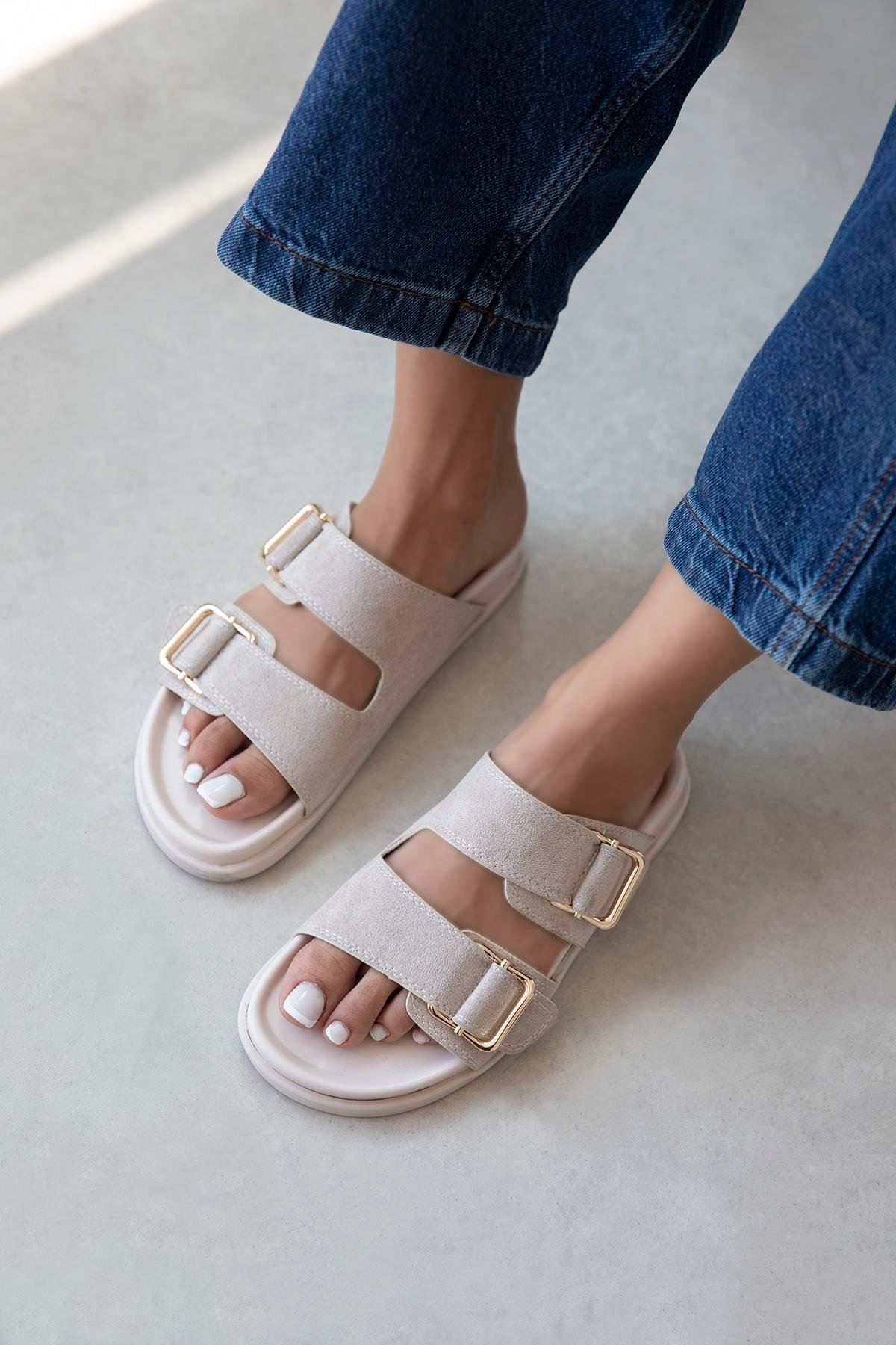Axel Kadın Toka Detay Günlük Konfor Süet Terlik Bej