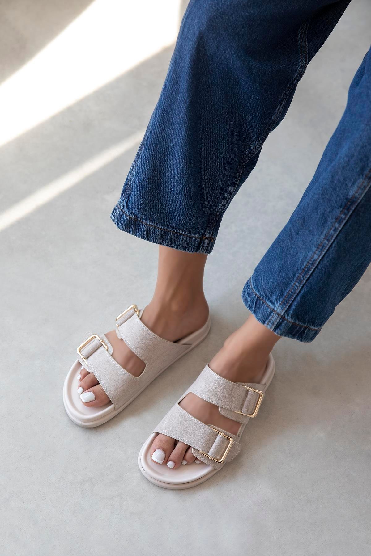 Axel Kadın Toka Detay Günlük Konfor Süet Terlik Bej