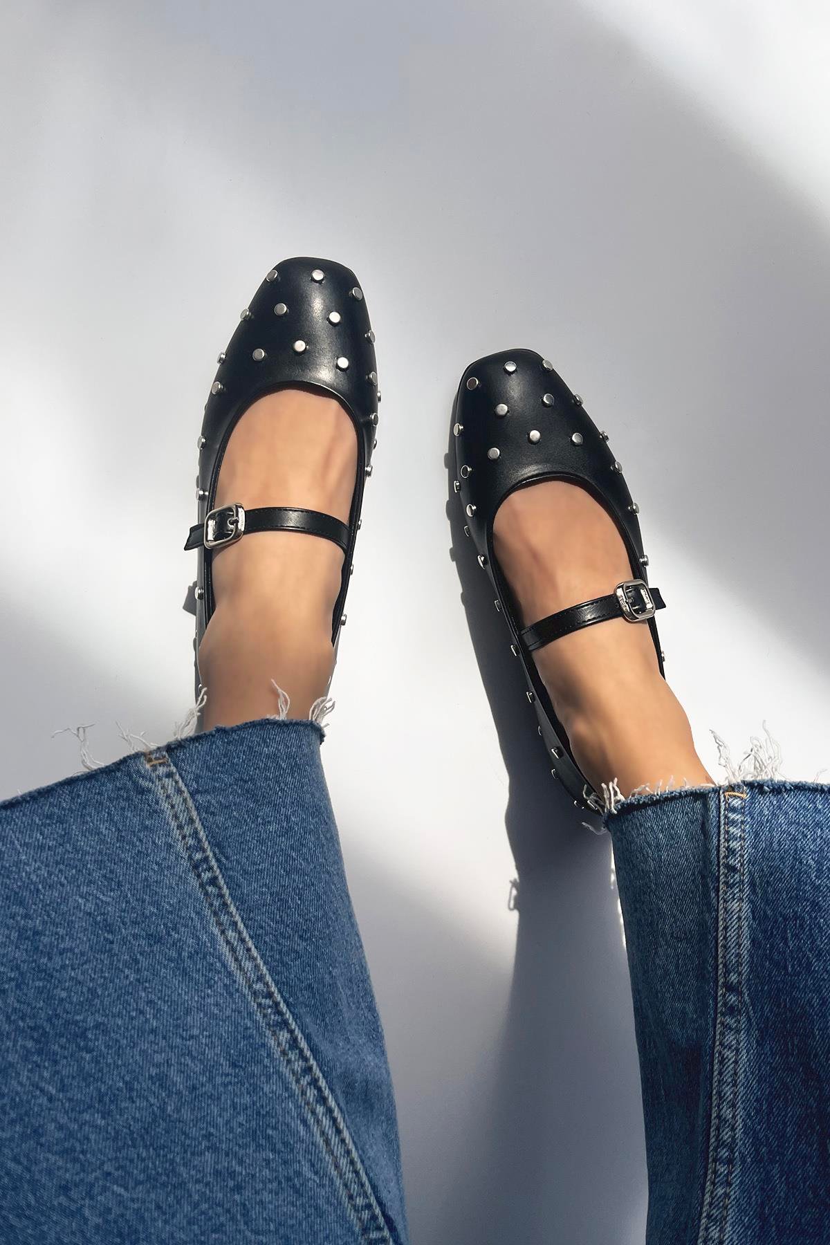 Azure Kadın  Drop  Detay  Deri  Babet Siyah