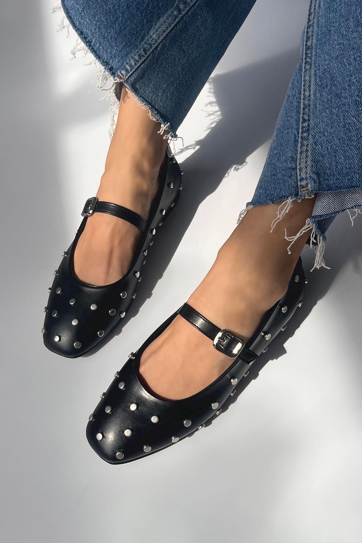 Azure Kadın  Drop  Detay  Deri  Babet Siyah