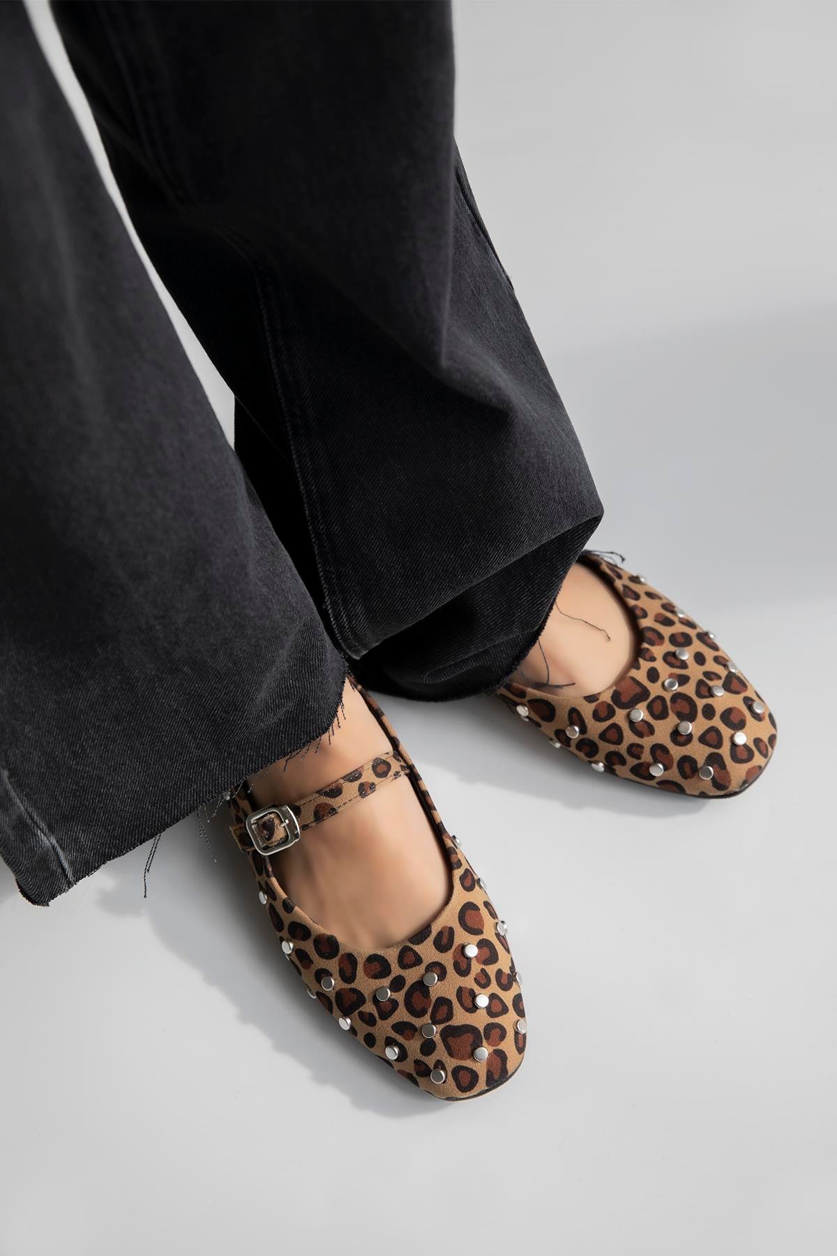 Azure Kadın  Drop  Detay  Keten Babet Leopar