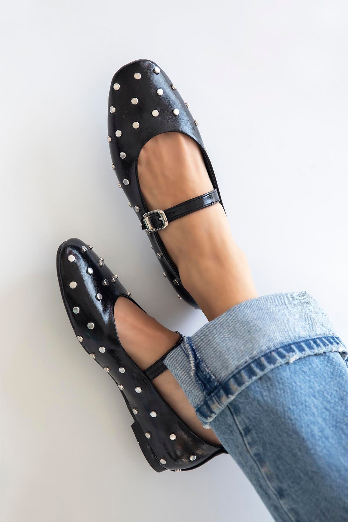 Azure Kadın Drop Detay Kırışık Deri Babet Siyah