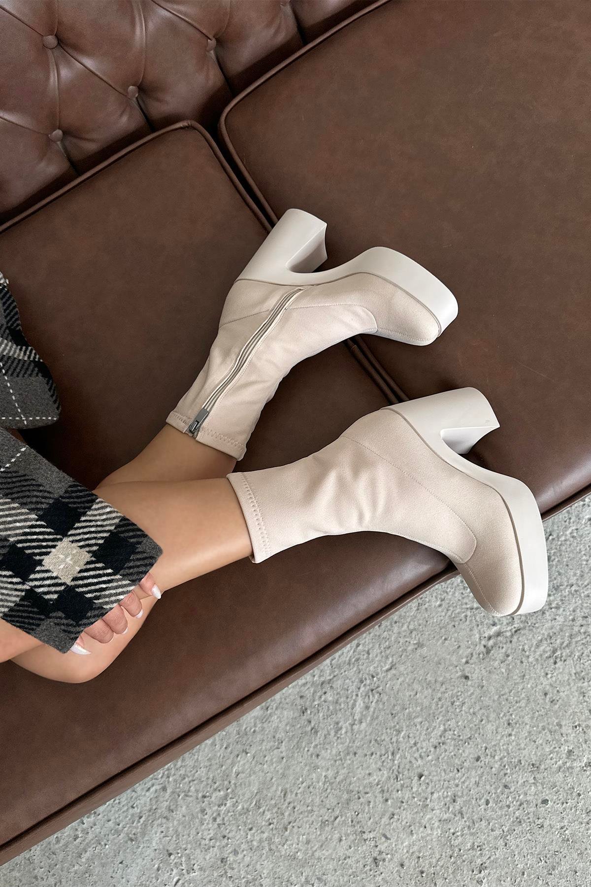 Balli Kadın Platform Topuk  Streç Bot Bej