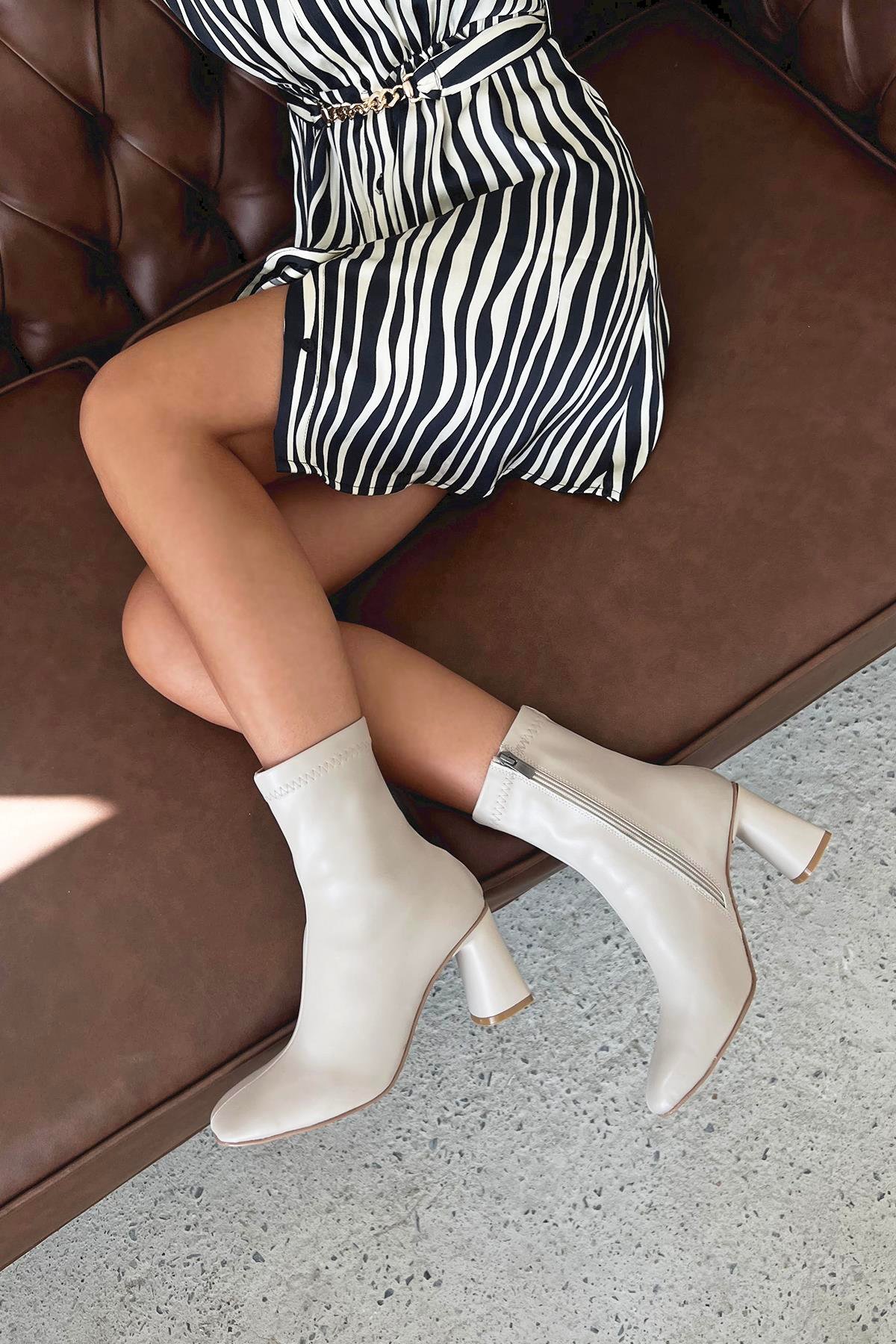 Beck  Kadın  Küt Kalıp Streç Deri Bot Bej