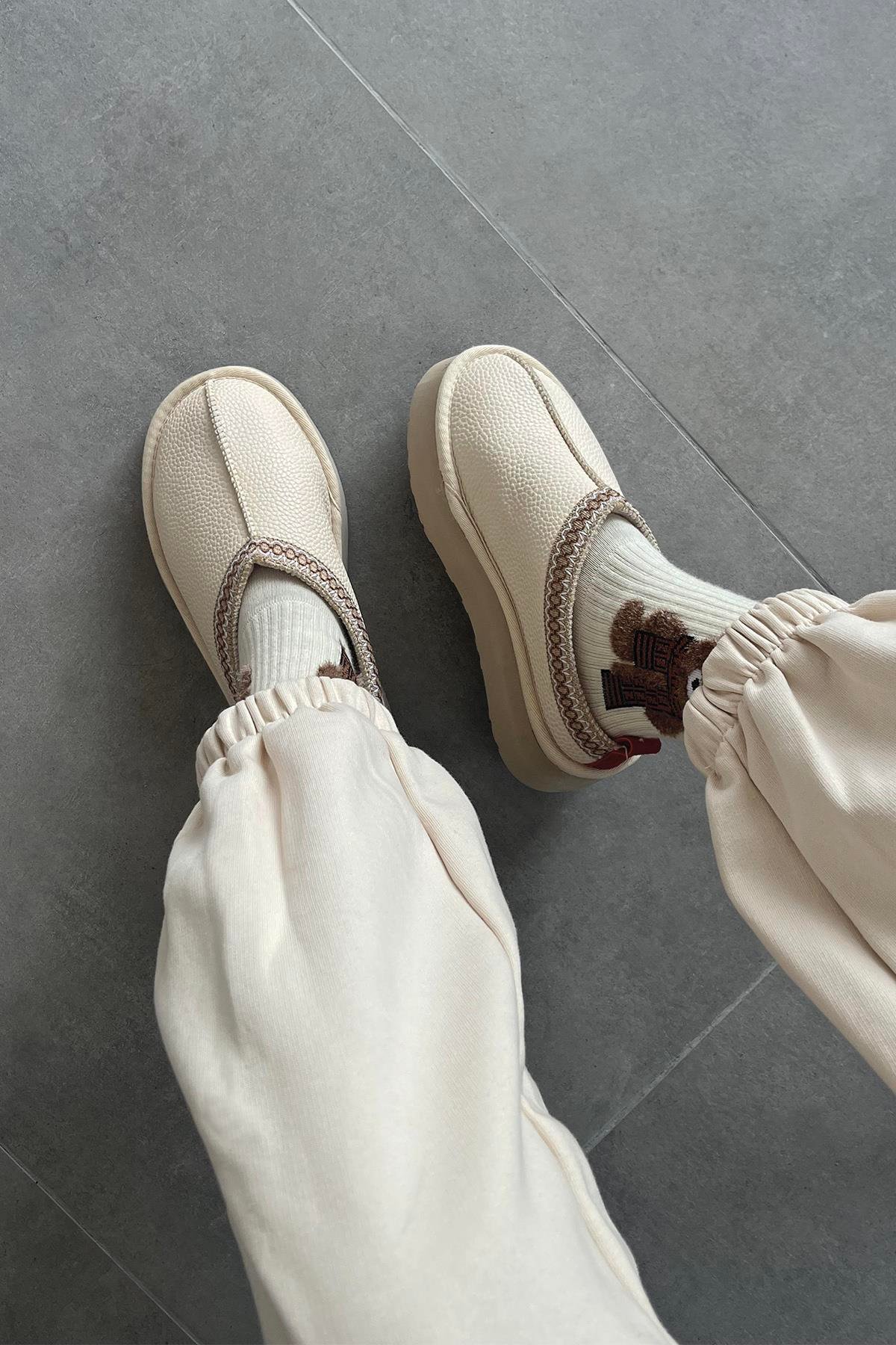 Belis Kadın Düz Taban  Cilt Deri Ev Terliği Bej