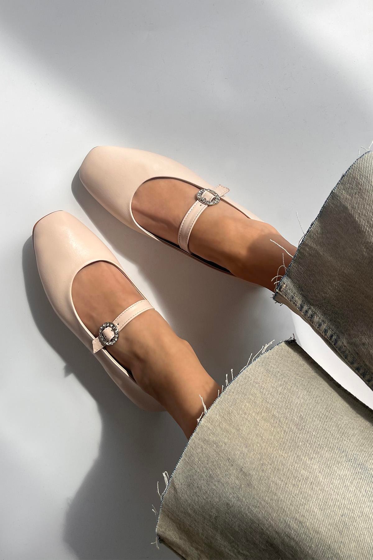 Berny  Kadın  Kemer  Detay  Deri  Babet Bej