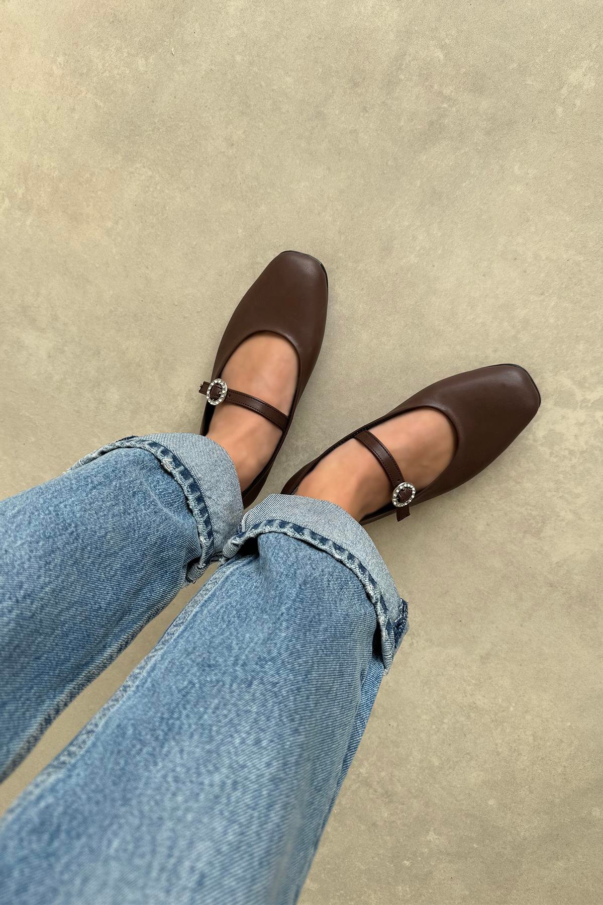 Berny  Kadın  Kemer  Detay  Deri  Babet Kahve