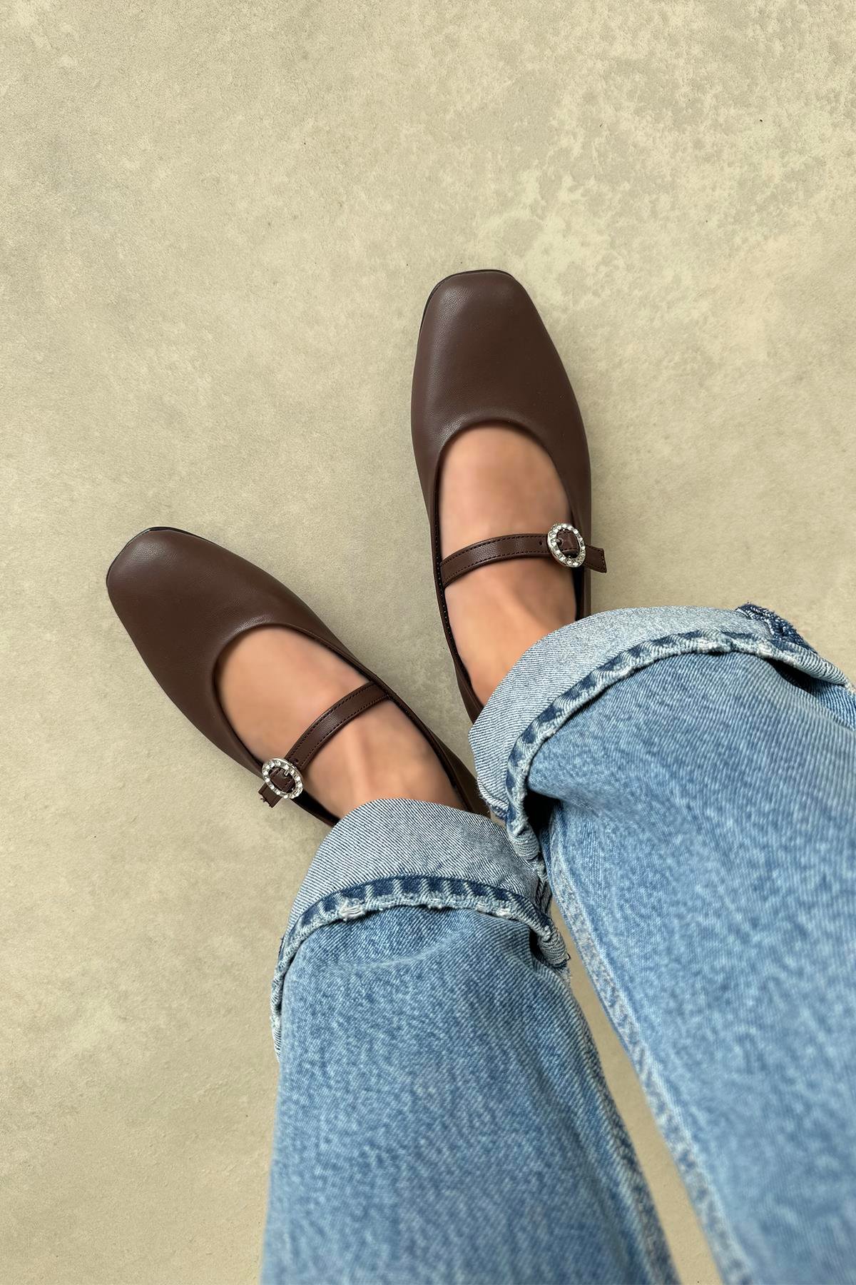 Berny  Kadın  Kemer  Detay  Deri  Babet Kahve