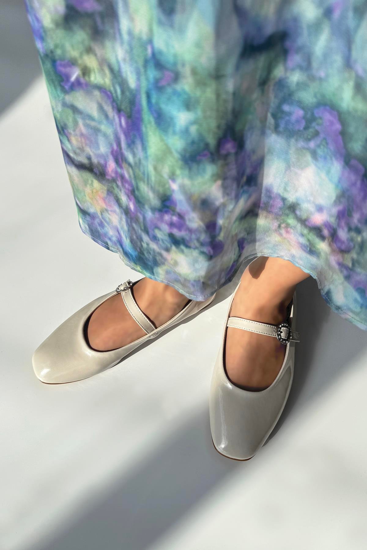 Berny  Kadın  Kemer  Detay  Rugan  Babet Bej