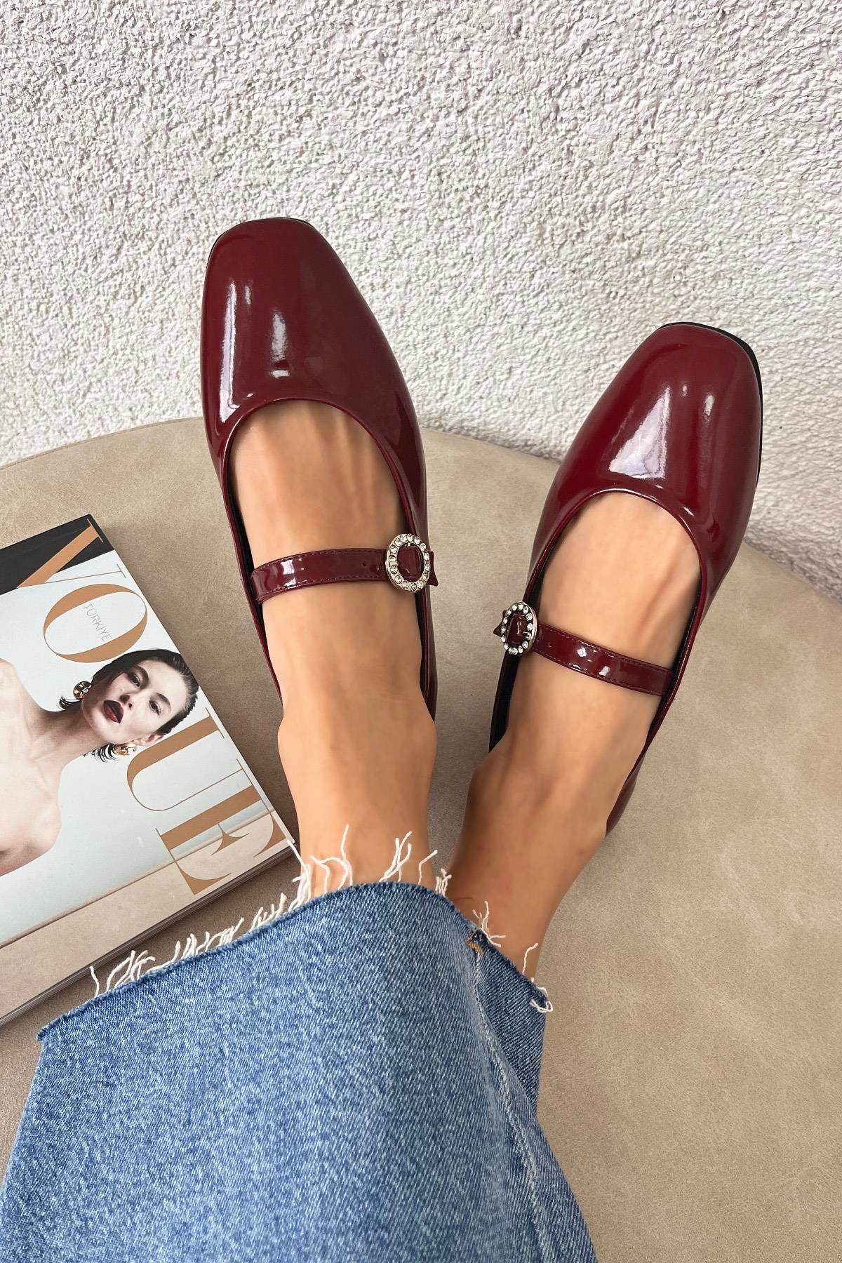 Berny  Kadın  Kemer  Detay  Rugan  Babet Bordo