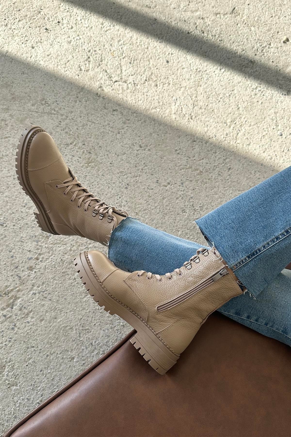 Boyd  Kadın Hakiki  Deri Postal  Bot Vizon