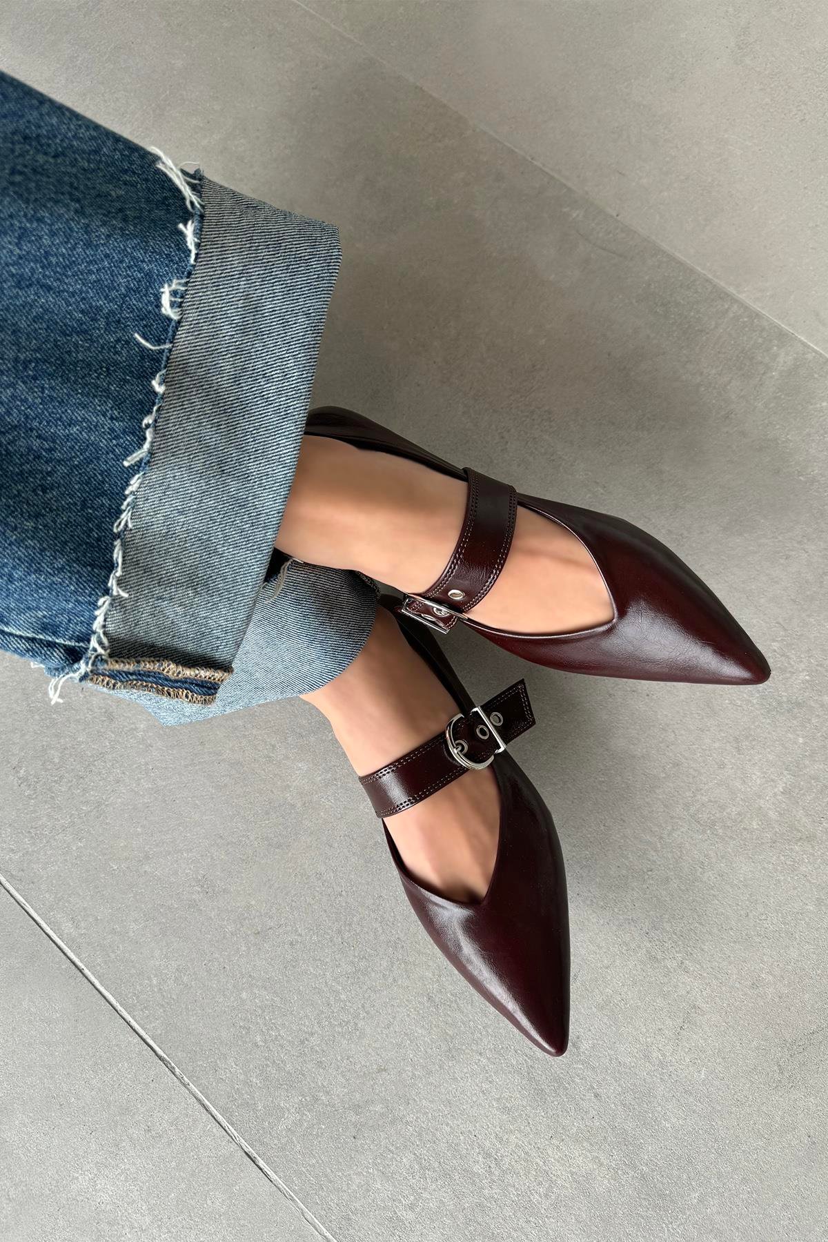 Bruno Kadın Kemer Detay Kırışık Deri Babet Bordo