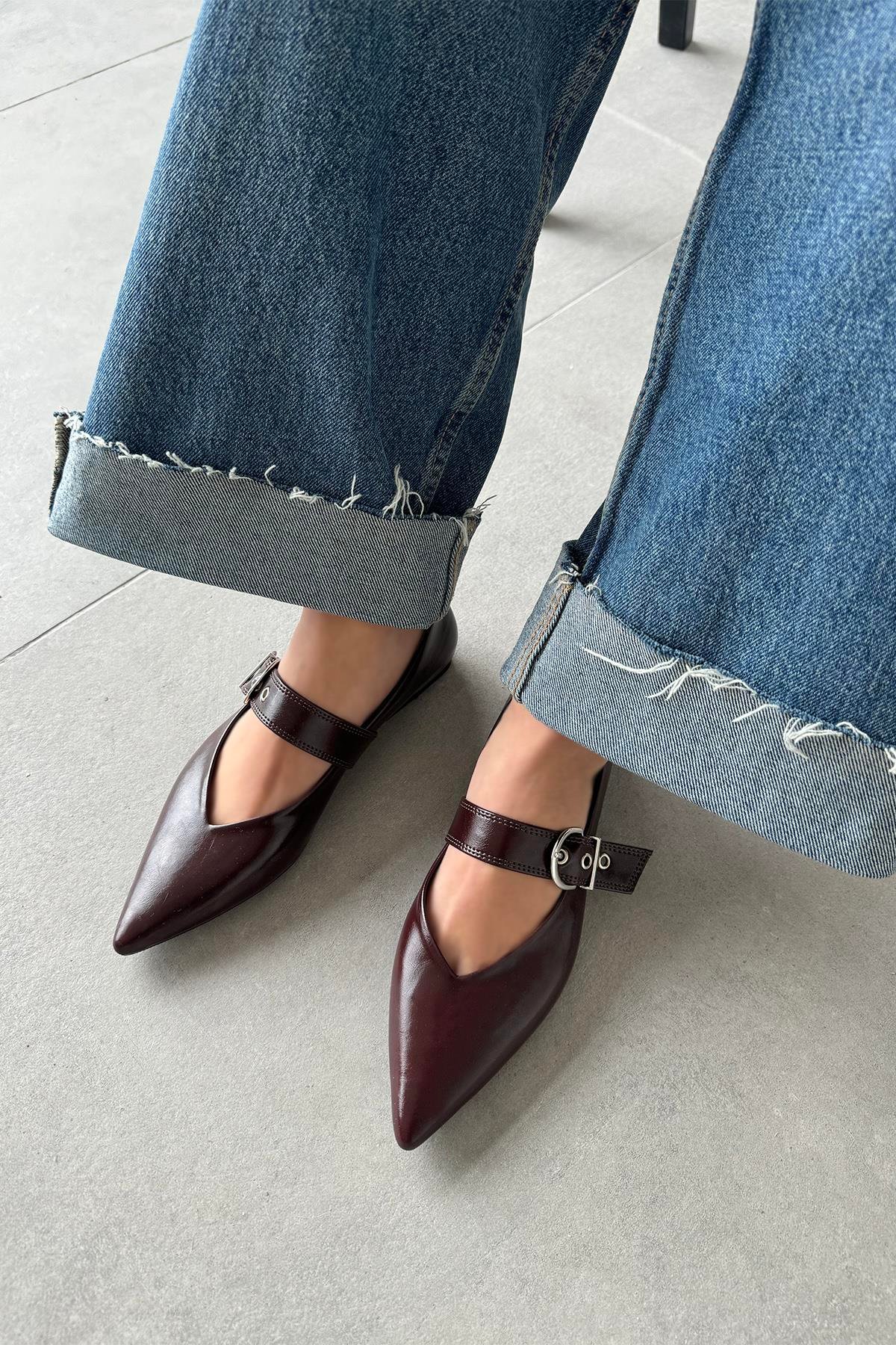 Bruno Kadın Kemer Detay Kırışık Deri Babet Bordo