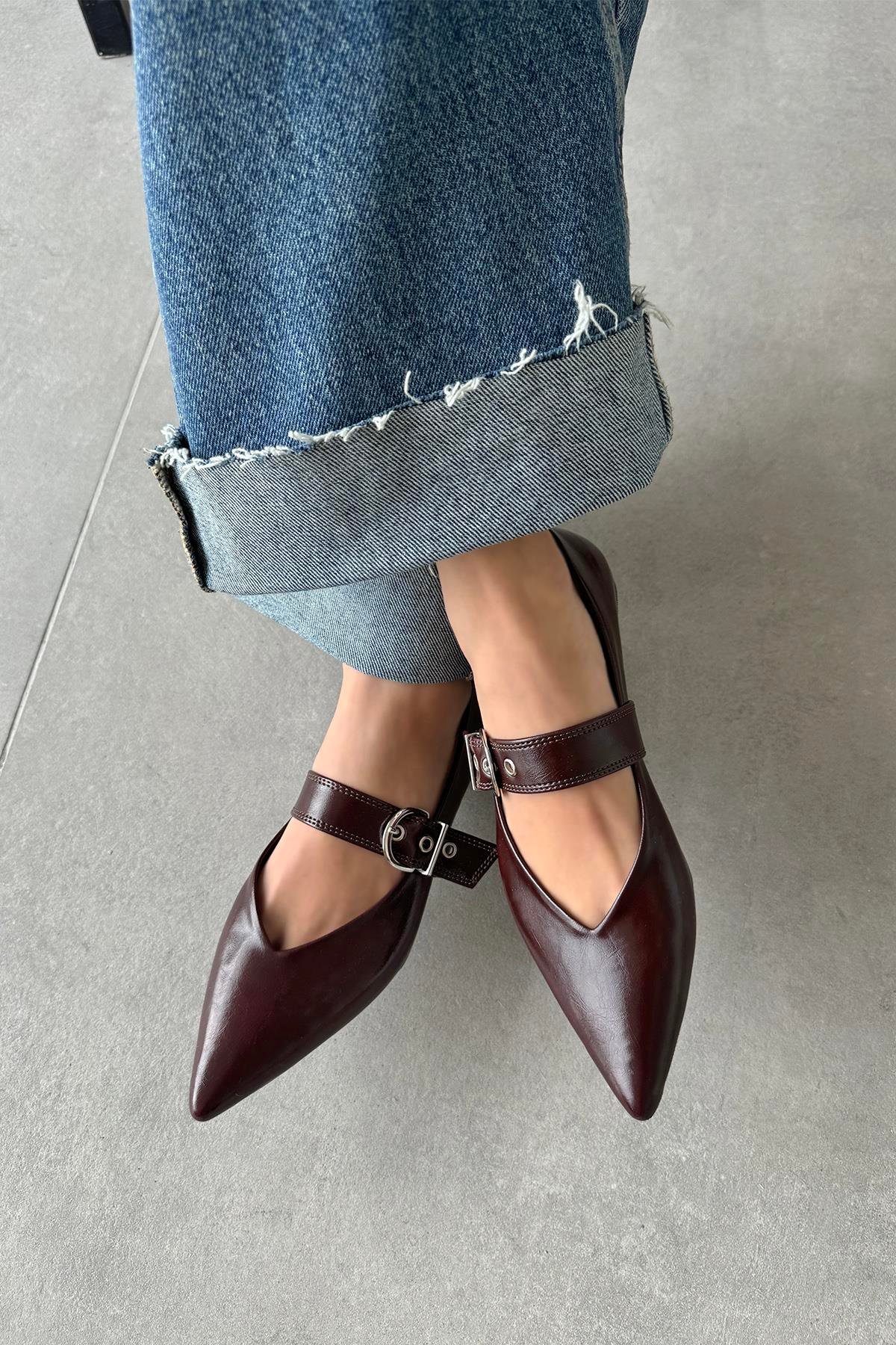 Bruno Kadın Kemer Detay Kırışık Deri Babet Bordo