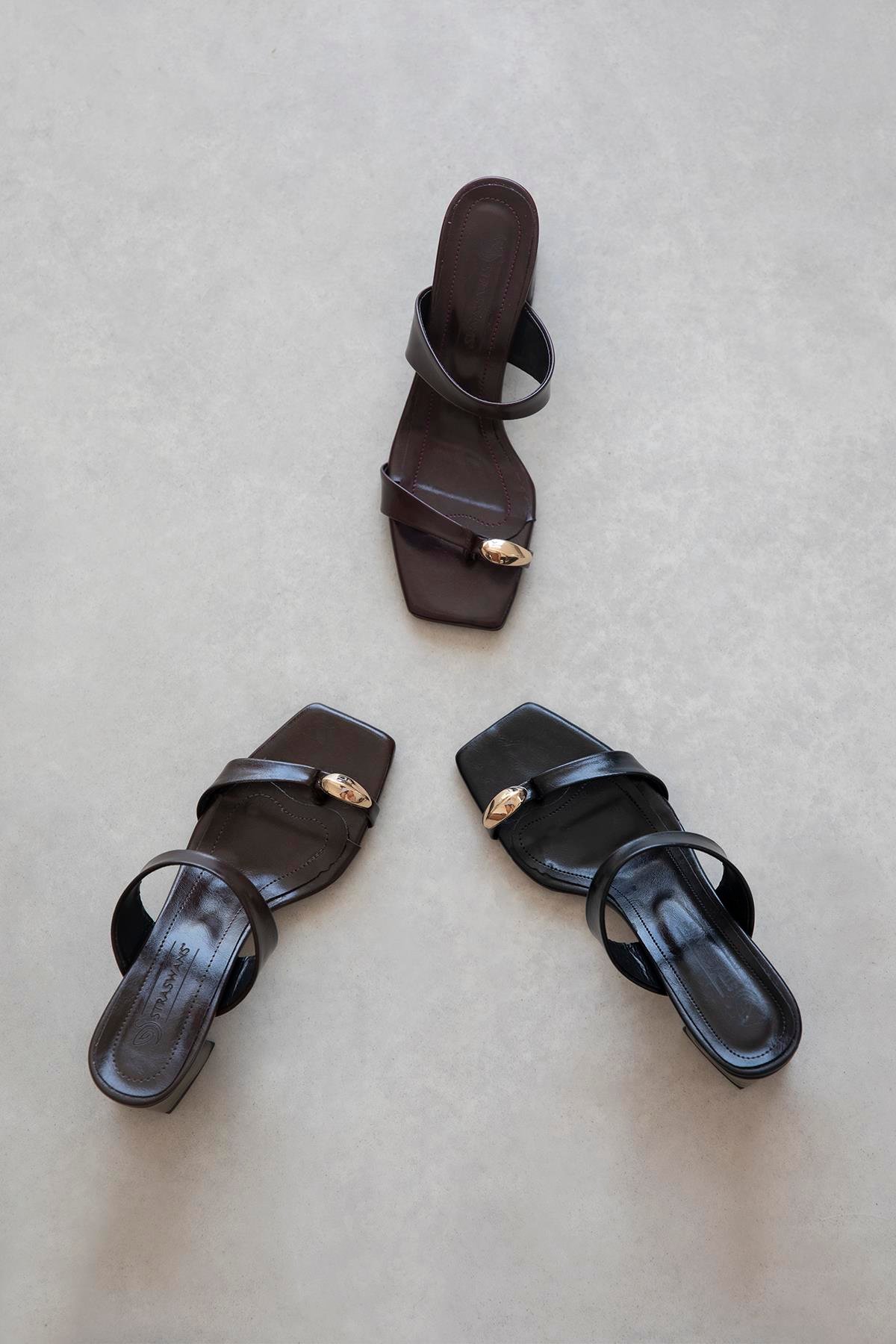 Capri Kadın Parmak Arası Kırışık Deri Sandalet Kahve