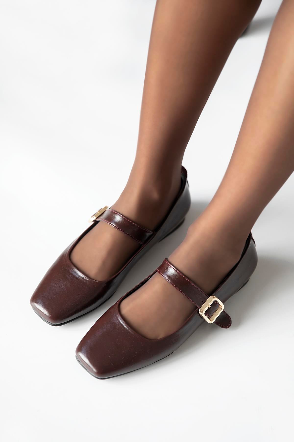 Carlisa Kadın Kemer Detay Kırışık Deri Babet Bordo