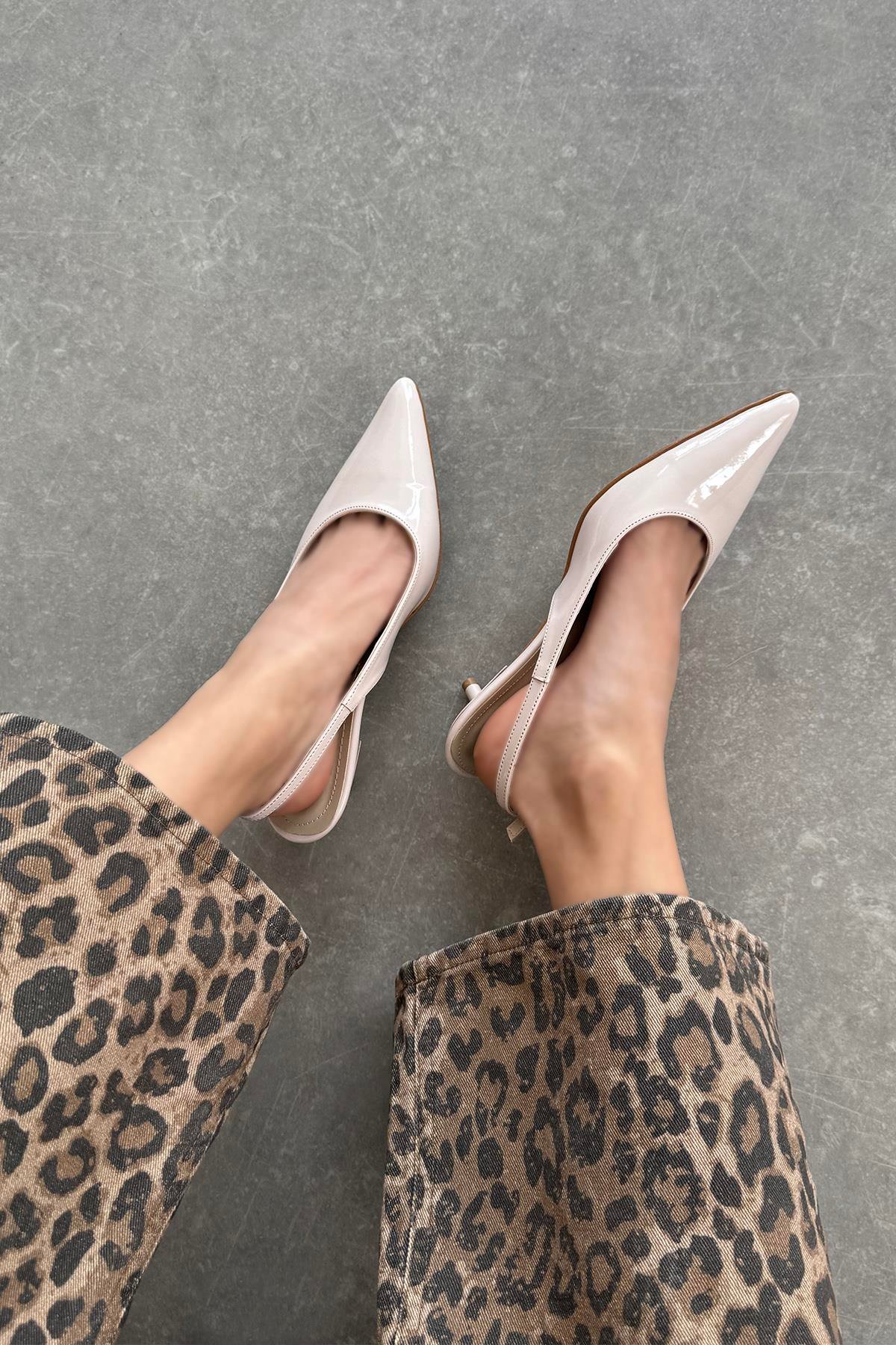 Cuesta  Kadın Topuklu Rugan  Ayakkabı Bej