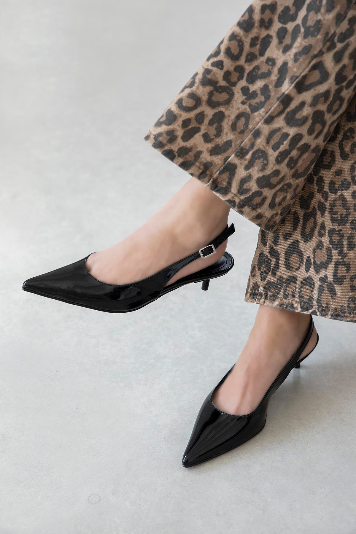 Cuesta  Kadın Topuklu Rugan  Ayakkabı Siyah