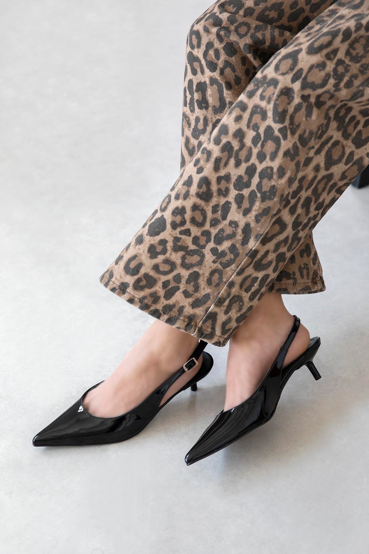 Cuesta  Kadın Topuklu Rugan  Ayakkabı Siyah