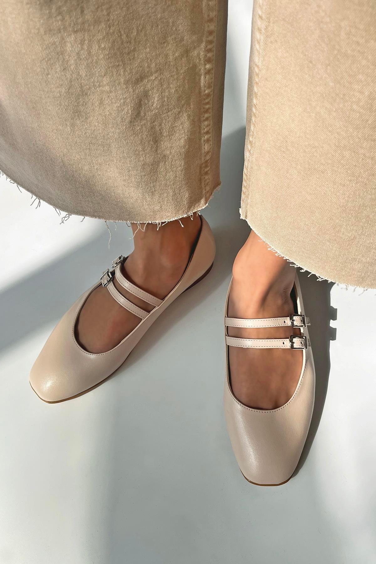 Elvira   Kadın  Kemer  Detay  Deri  Babet Bej