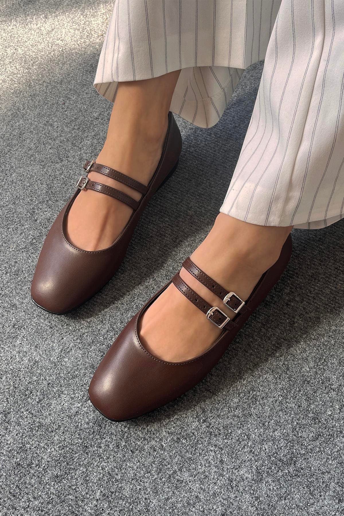 Elvira   Kadın  Kemer  Detay  Deri  Babet Kahve