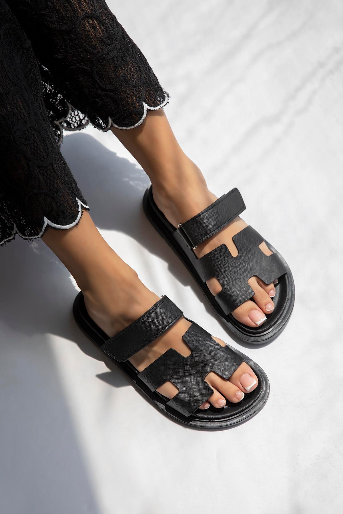 Palmeira  Kadın  Cırt  Bantlı  Baskı  Deri  Terlik Siyah