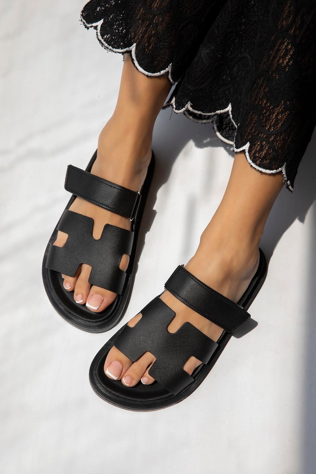 Palmeira  Kadın  Cırt  Bantlı  Baskı  Deri  Terlik Siyah