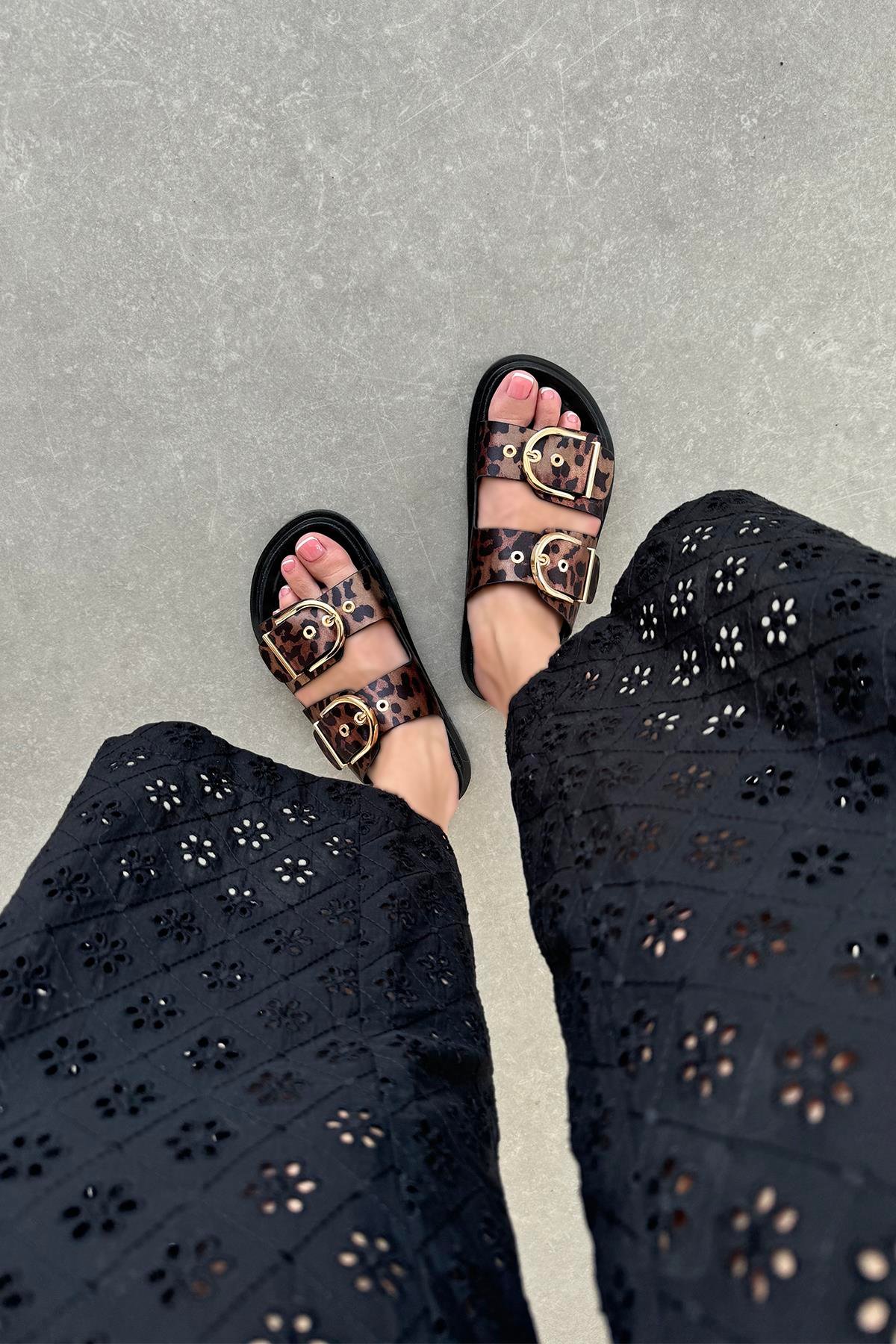 Forster Kadın Toka  Detay Saten Terlik Leopar