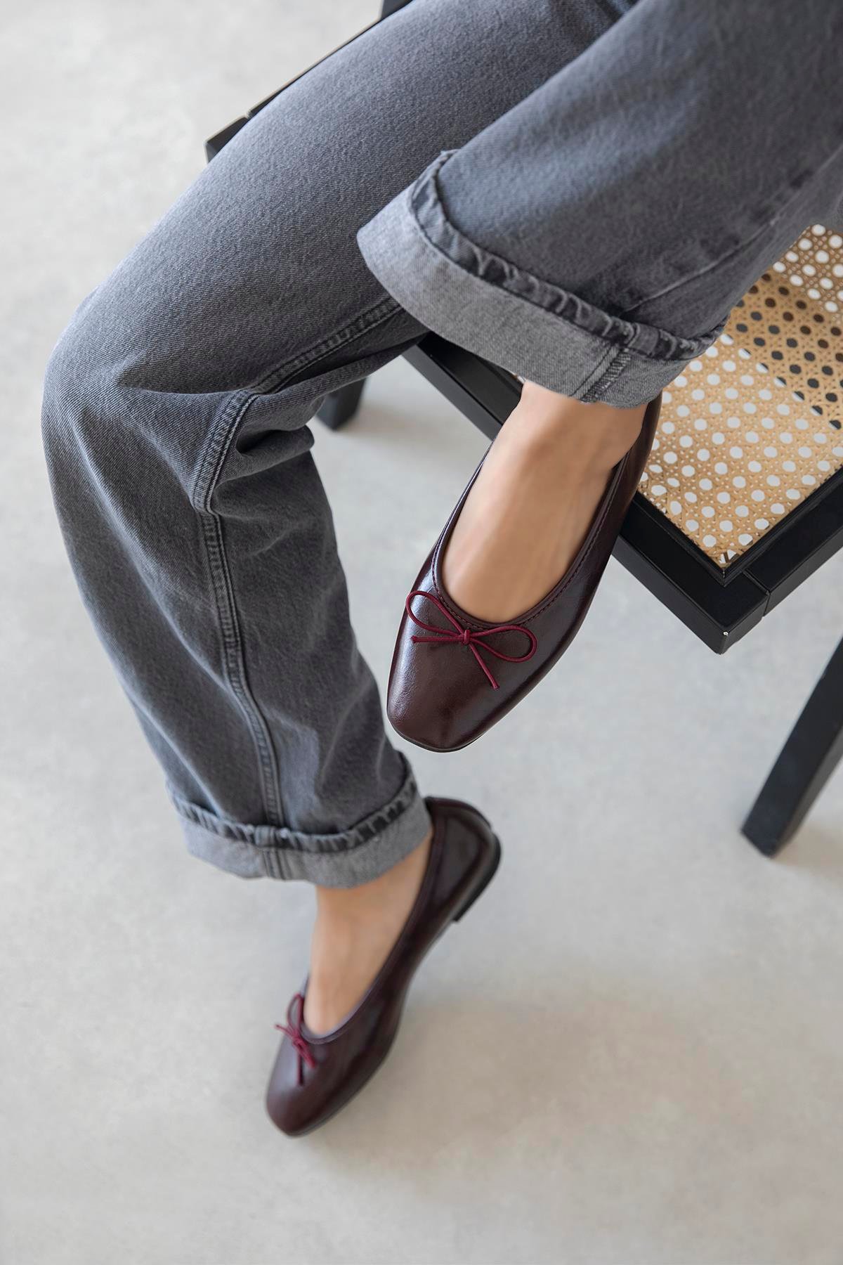 Galo Kadın Fiyonk Detay Kırışık Deri Babet Bordo