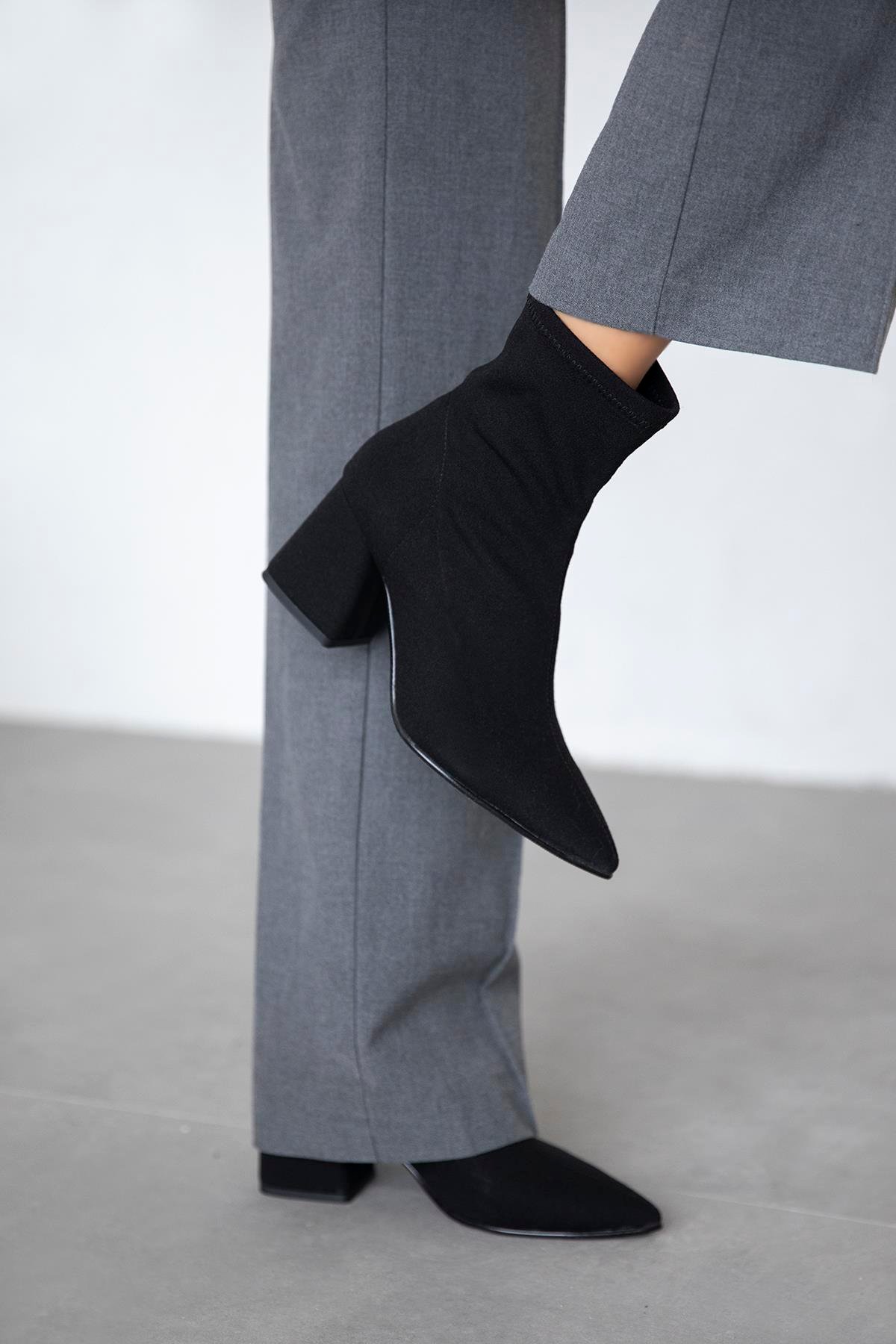 Garcia  Kadın  Streç Sivri Kalıp Kumaş  Bot Siyah