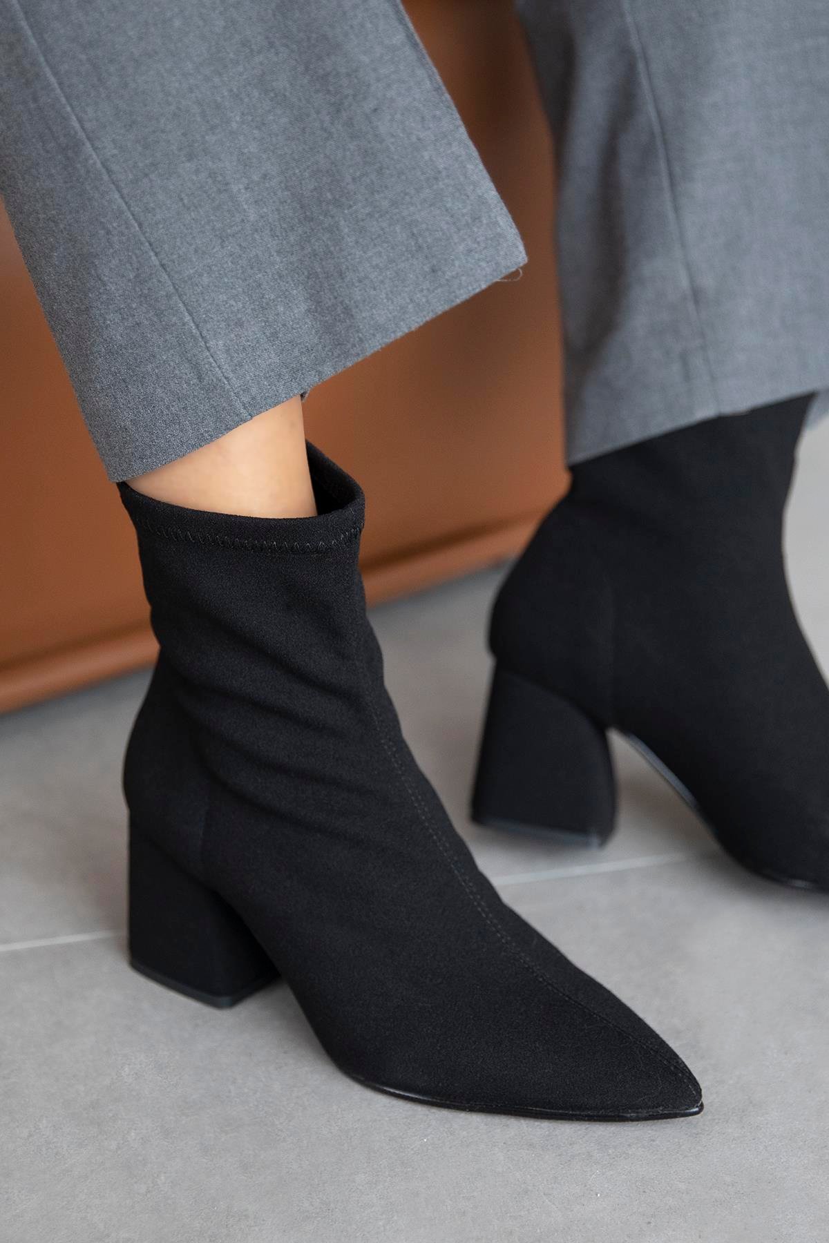 Garcia  Kadın  Streç Sivri Kalıp Kumaş  Bot Siyah