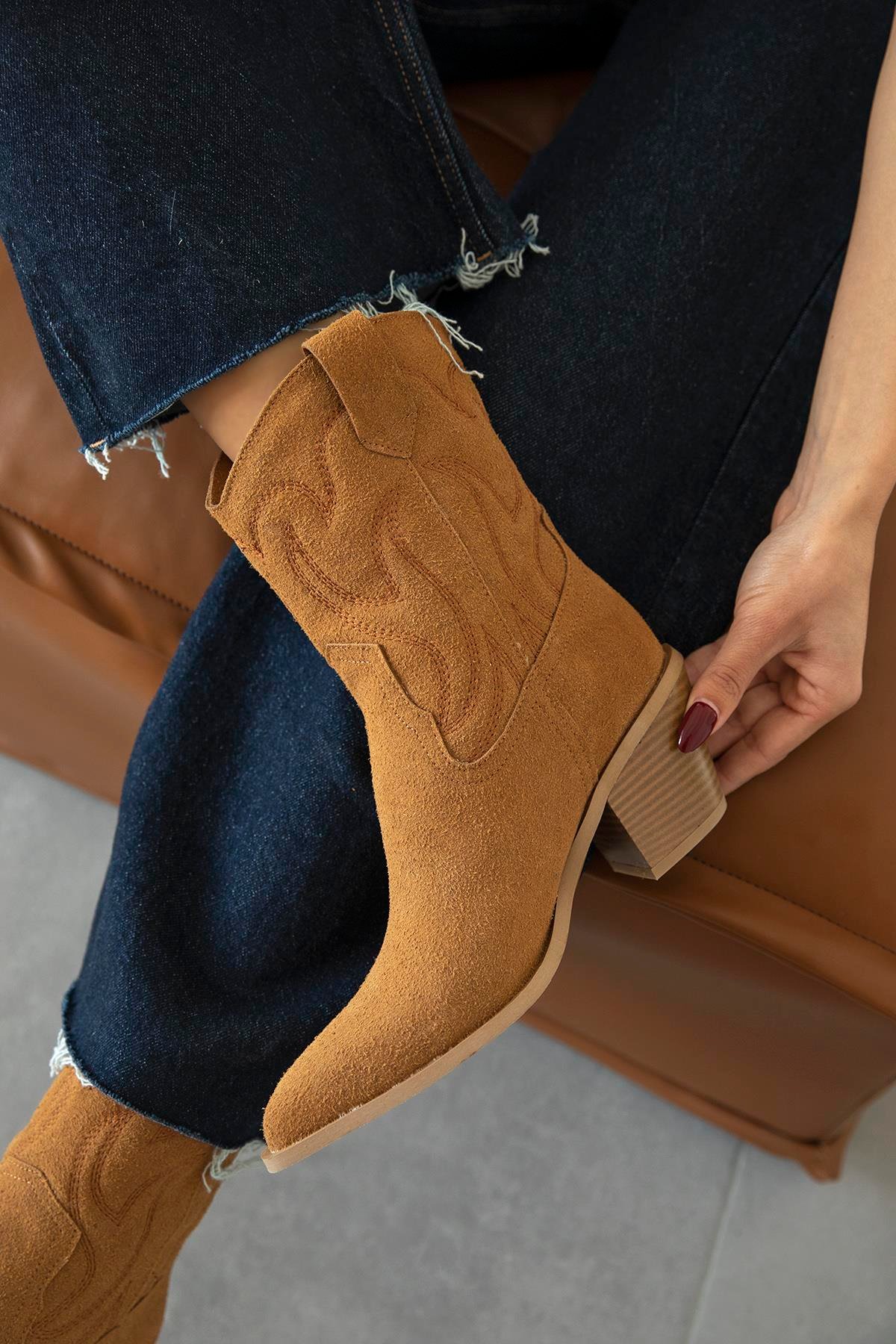 Hadley  Kadın  Süet  Topuklu  Bot Taba