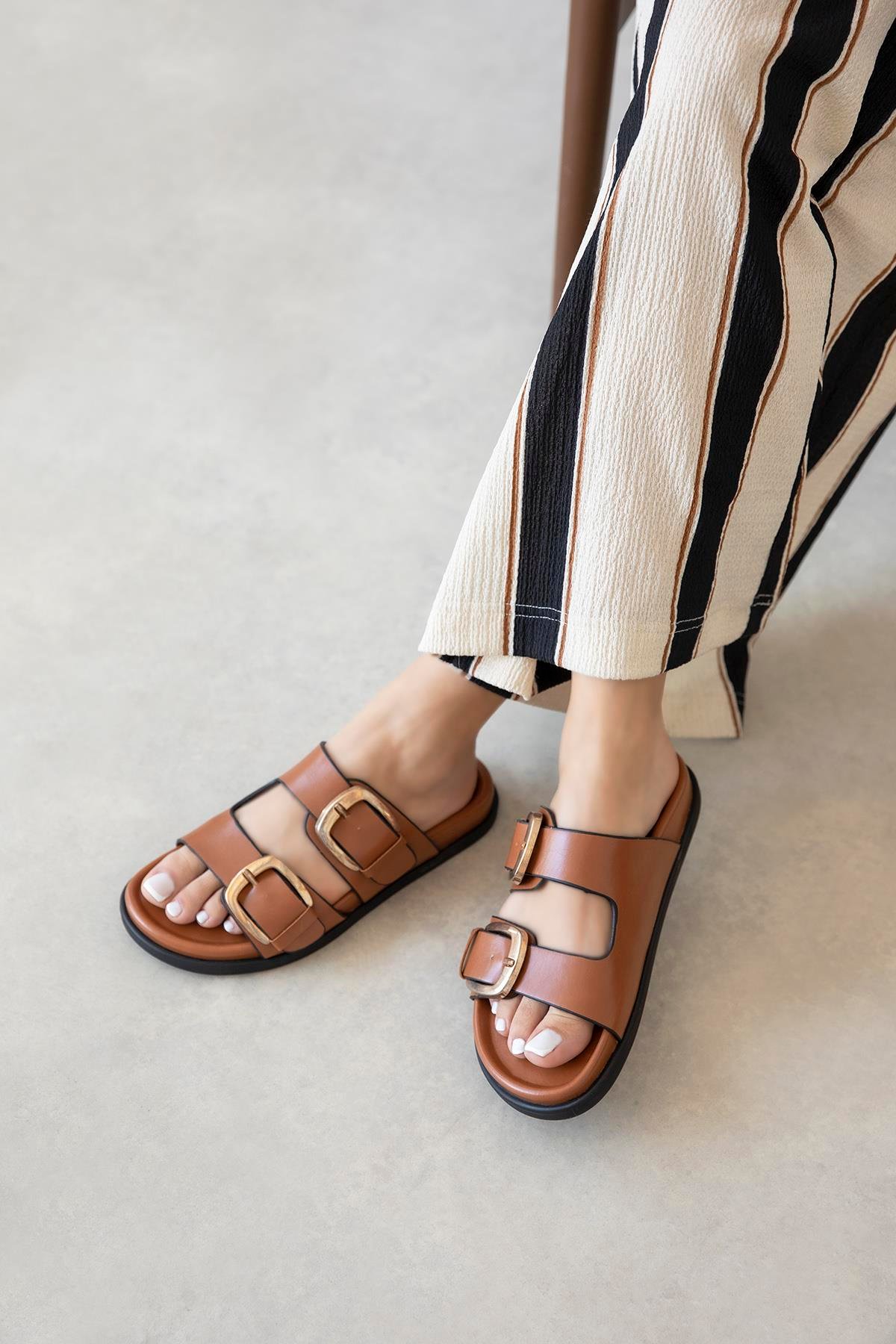 Harden Kadın Toka Detay Günlük Konfor Deri Terlik Taba