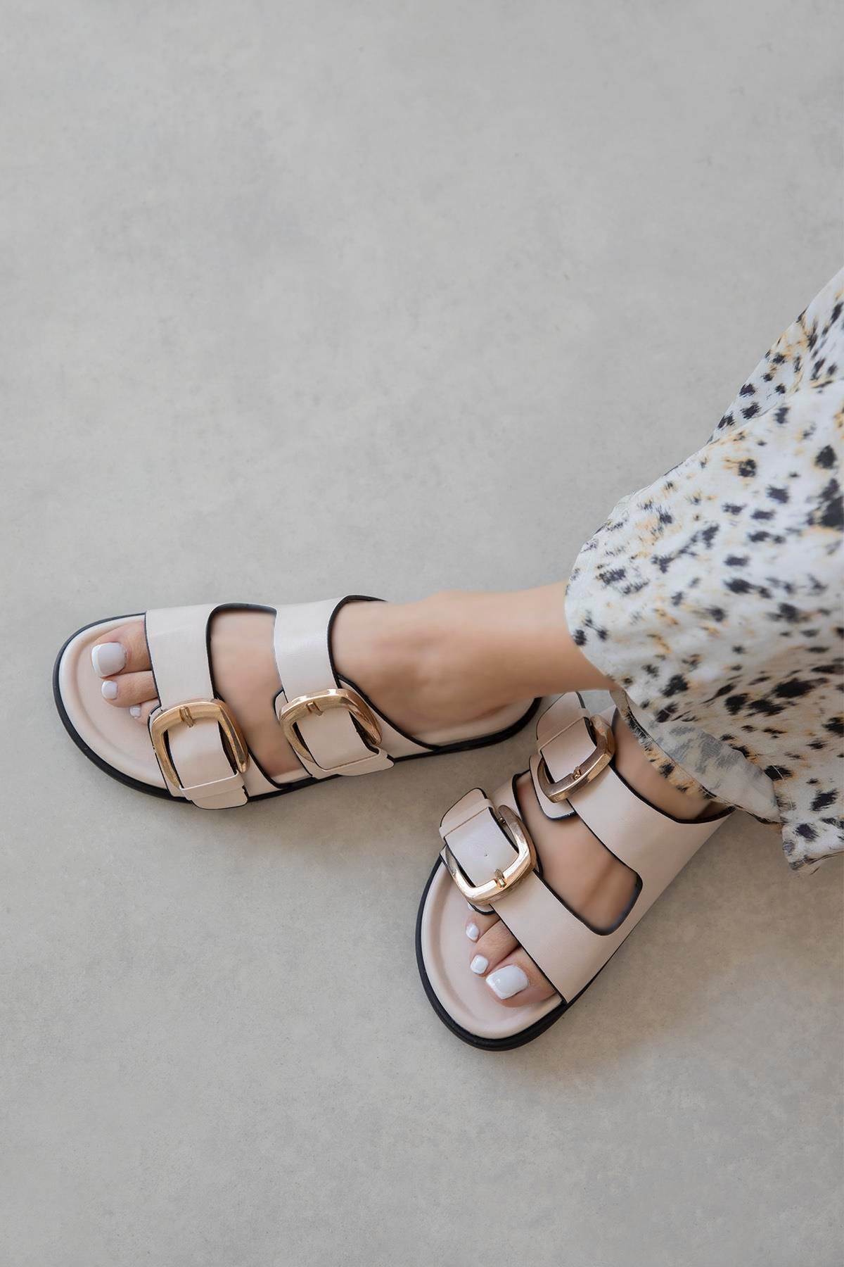 Harden Kadın Toka Detay Günlük Konfor Deri Terlik Bej