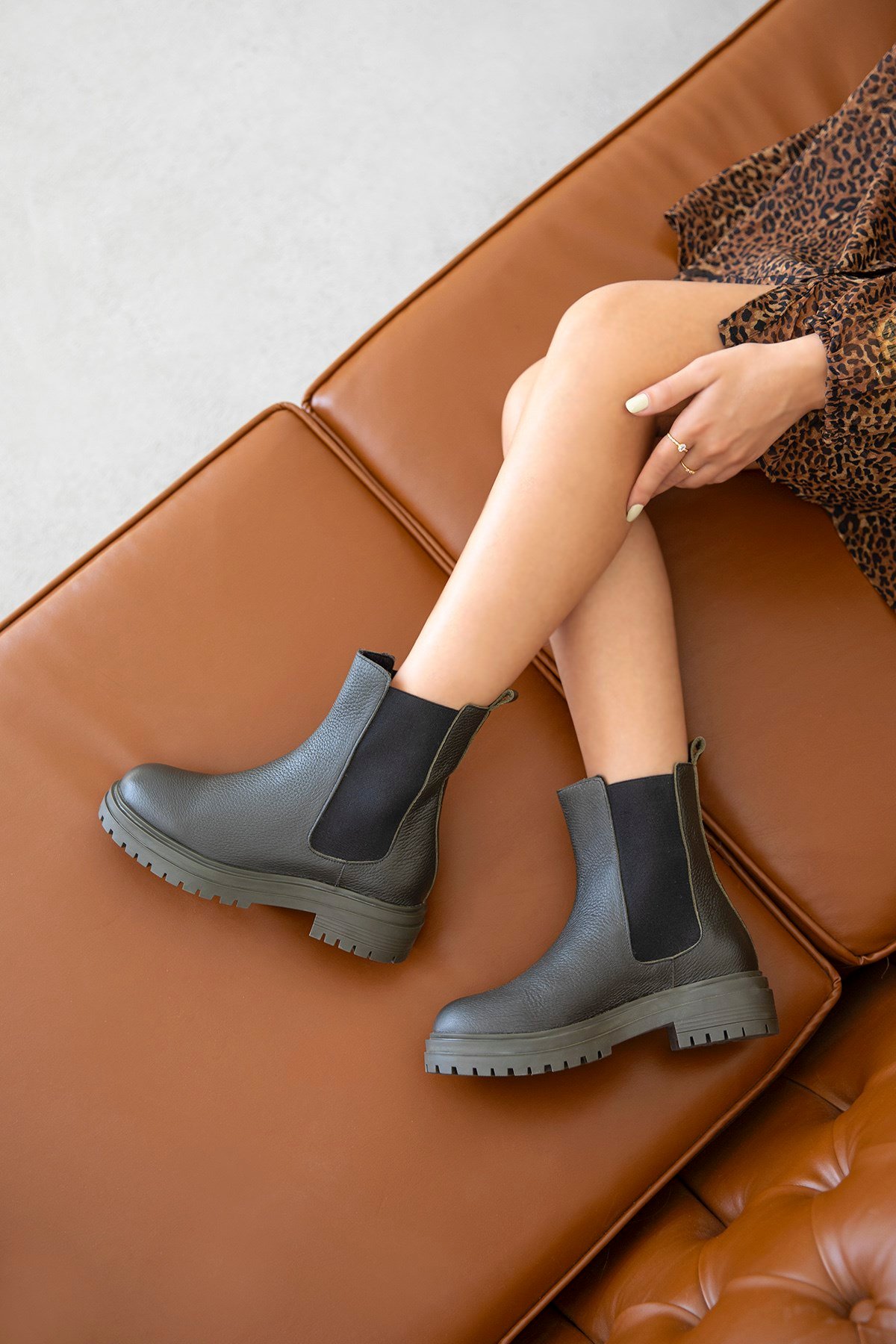 Helen Kadın Lastik Detay  Hakiki  Deri Postal  Bot Haki