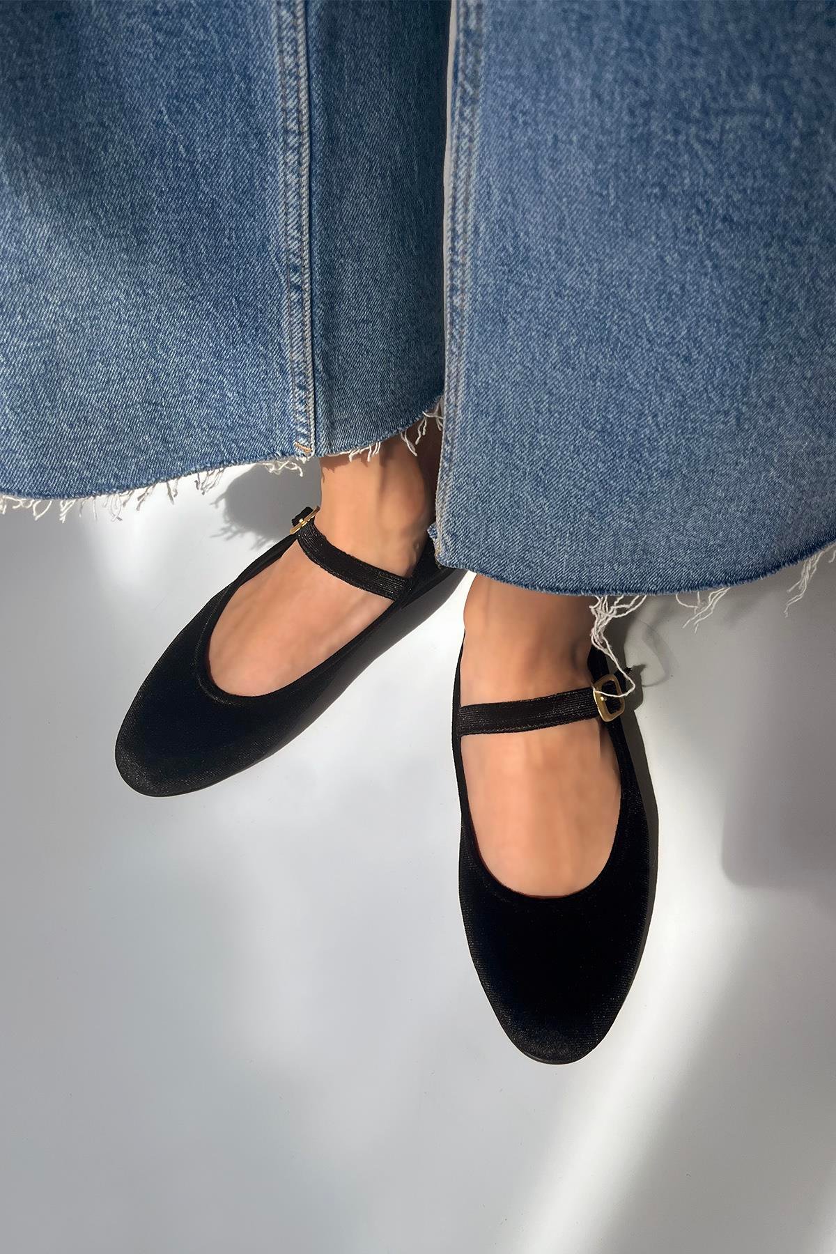 Hollie   Kadın  Kemer  Detay  Kadife  Babet Siyah