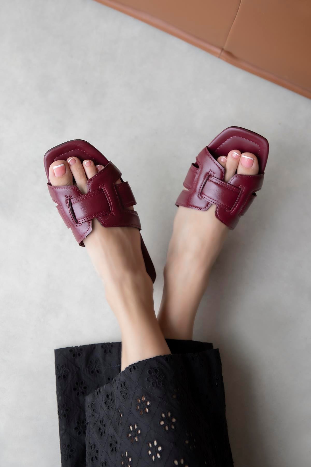 Huxx  Kadın Tek Bant  Günlük Parlak Deri  Terlik Bordo