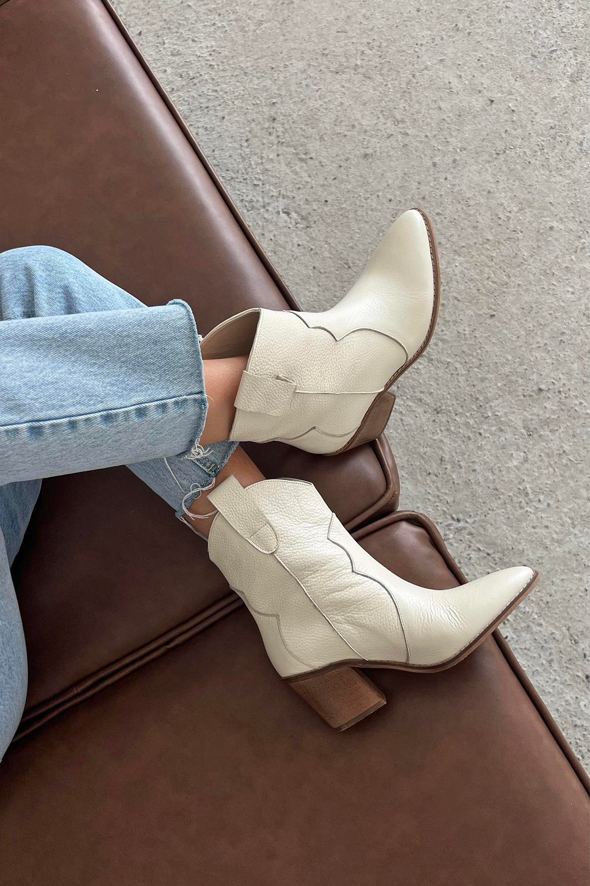 Jenson Kadın Hakiki Deri Topuklu Deri Bot Bej