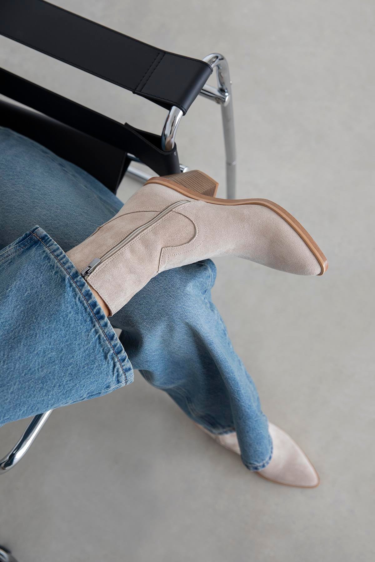 Jose  Kadın  Süet Topuklu   Bot Bej