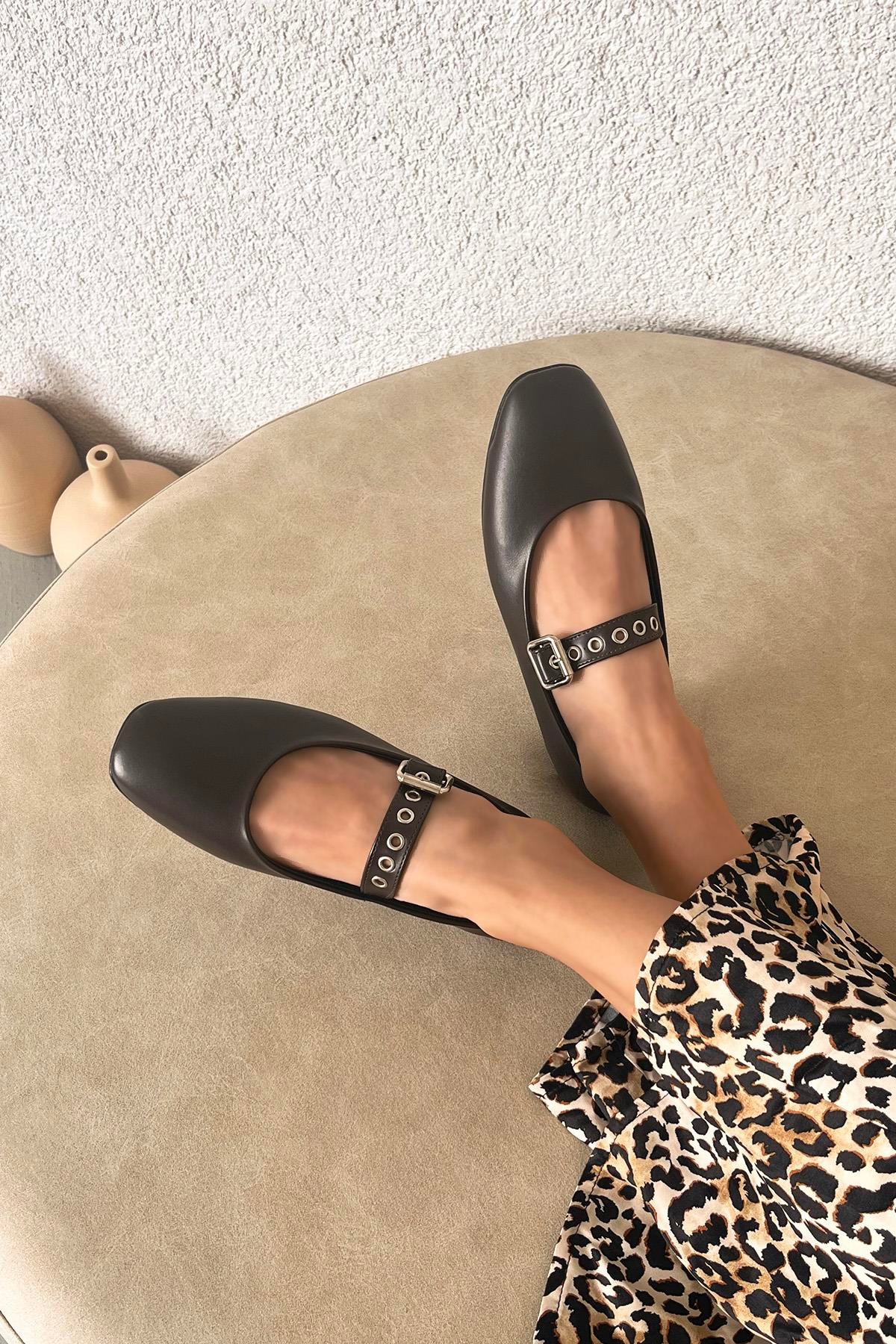 Jules  Kadın  Kemer  Detay  Deri  Babet Kahve