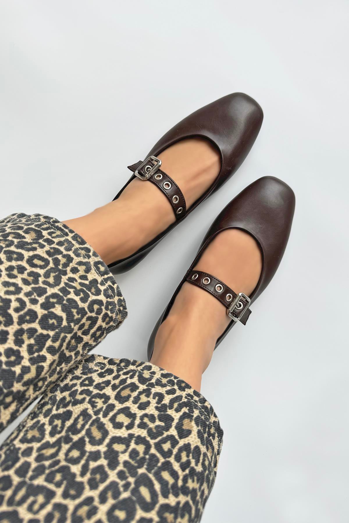 Jules  Kadın  Kemer  Detay  Deri  Babet Kahve